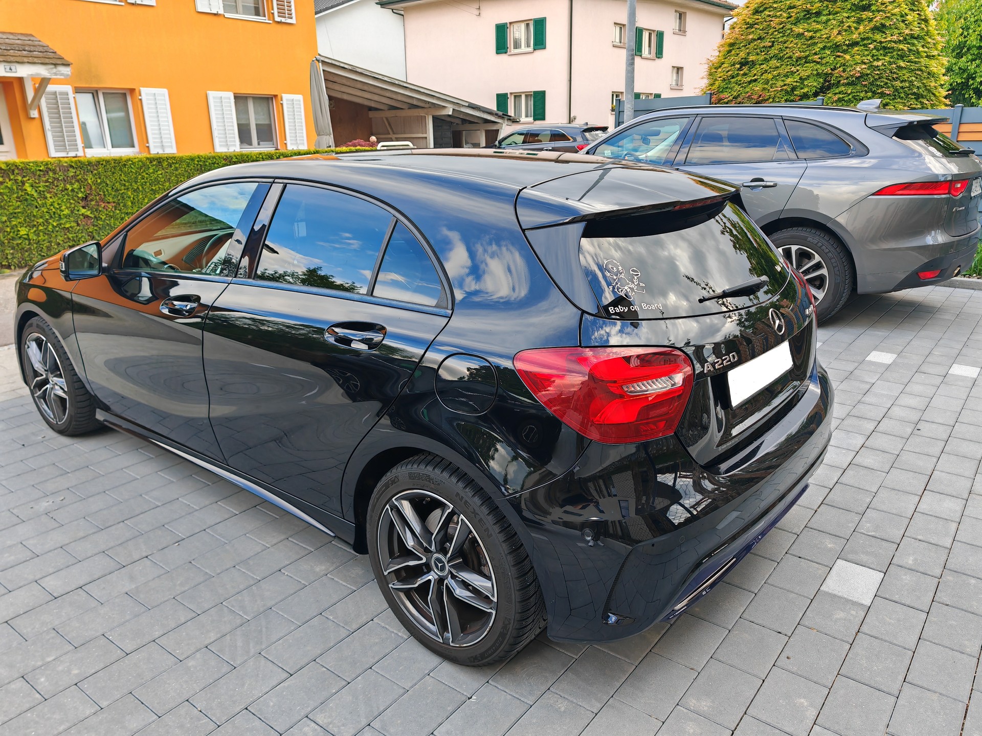 MERCEDES-BENZ A 220 AMG Line 4m-image-1