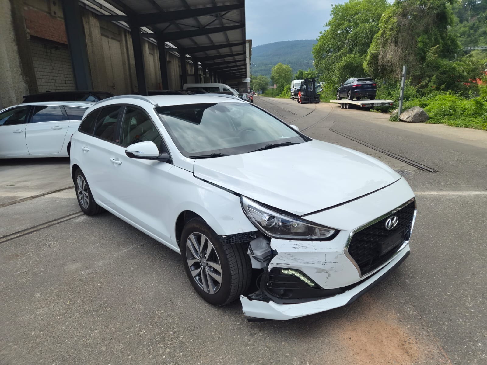 HYUNDAI i30 Wagon 1.6 CRDi GO Plus DCT-image-1