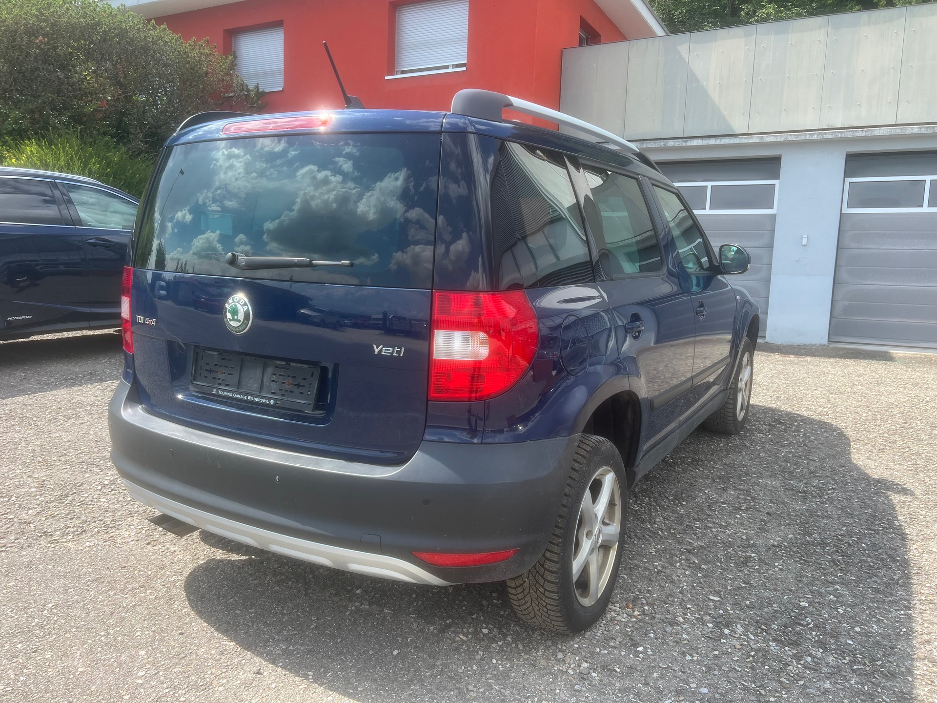 SKODA Yeti 2.0 TDI Active 4x4-image-8