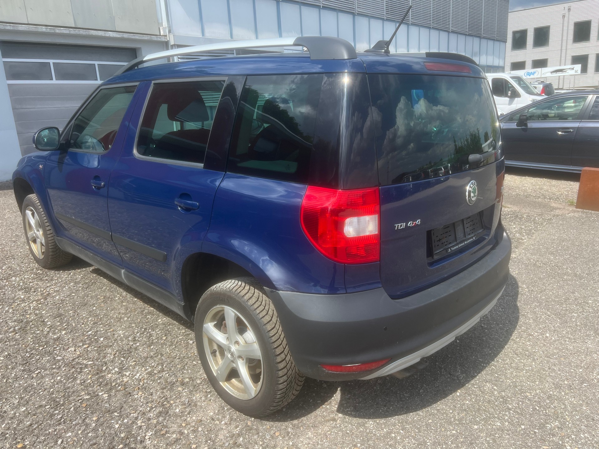 SKODA Yeti 2.0 TDI Active 4x4-image-6