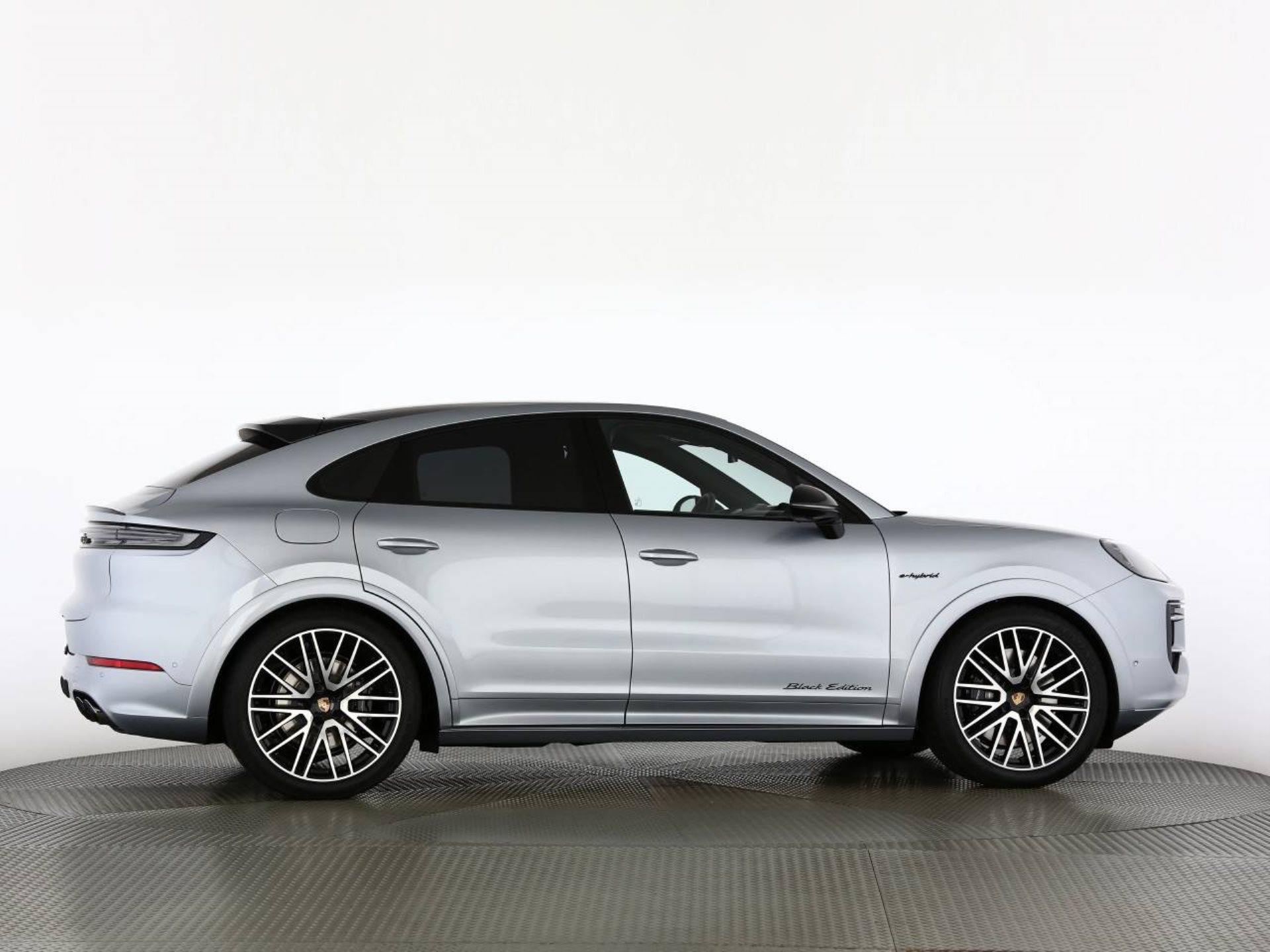 PORSCHE Cayenne S E-Hybrid Coupé Black Edition-image-23