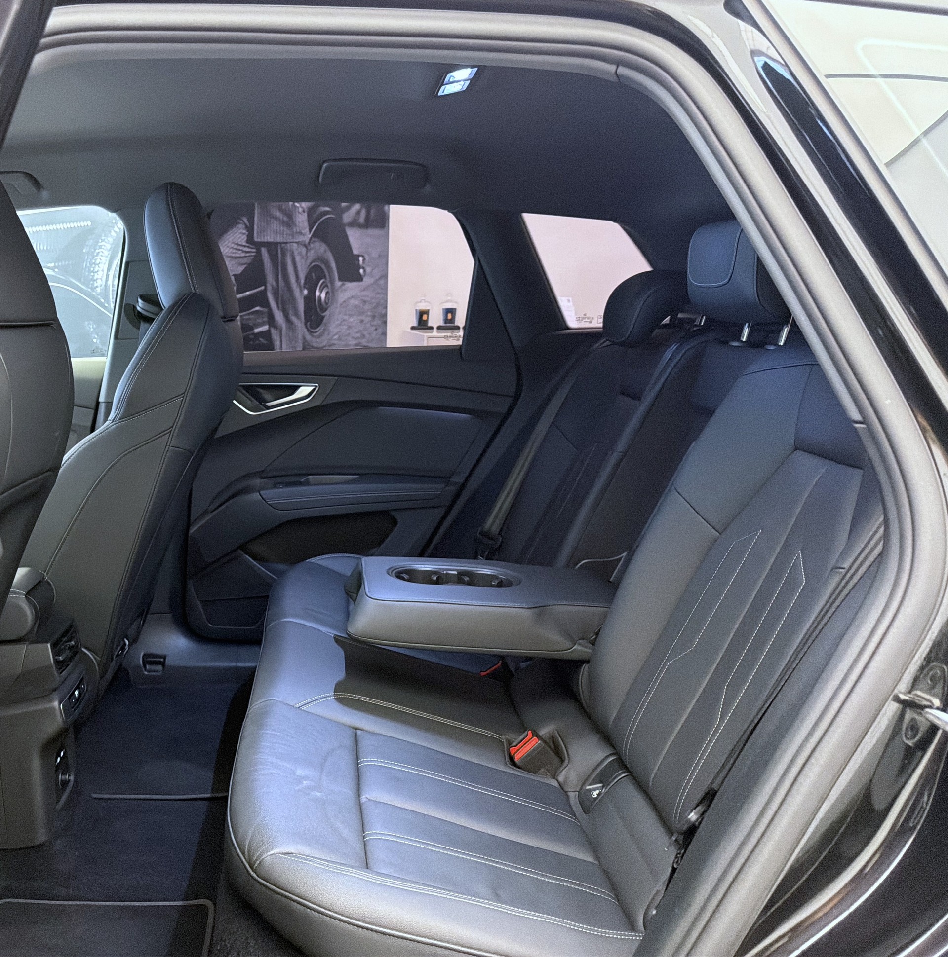 AUDI Q4 e-tron 50 quattro-image-19