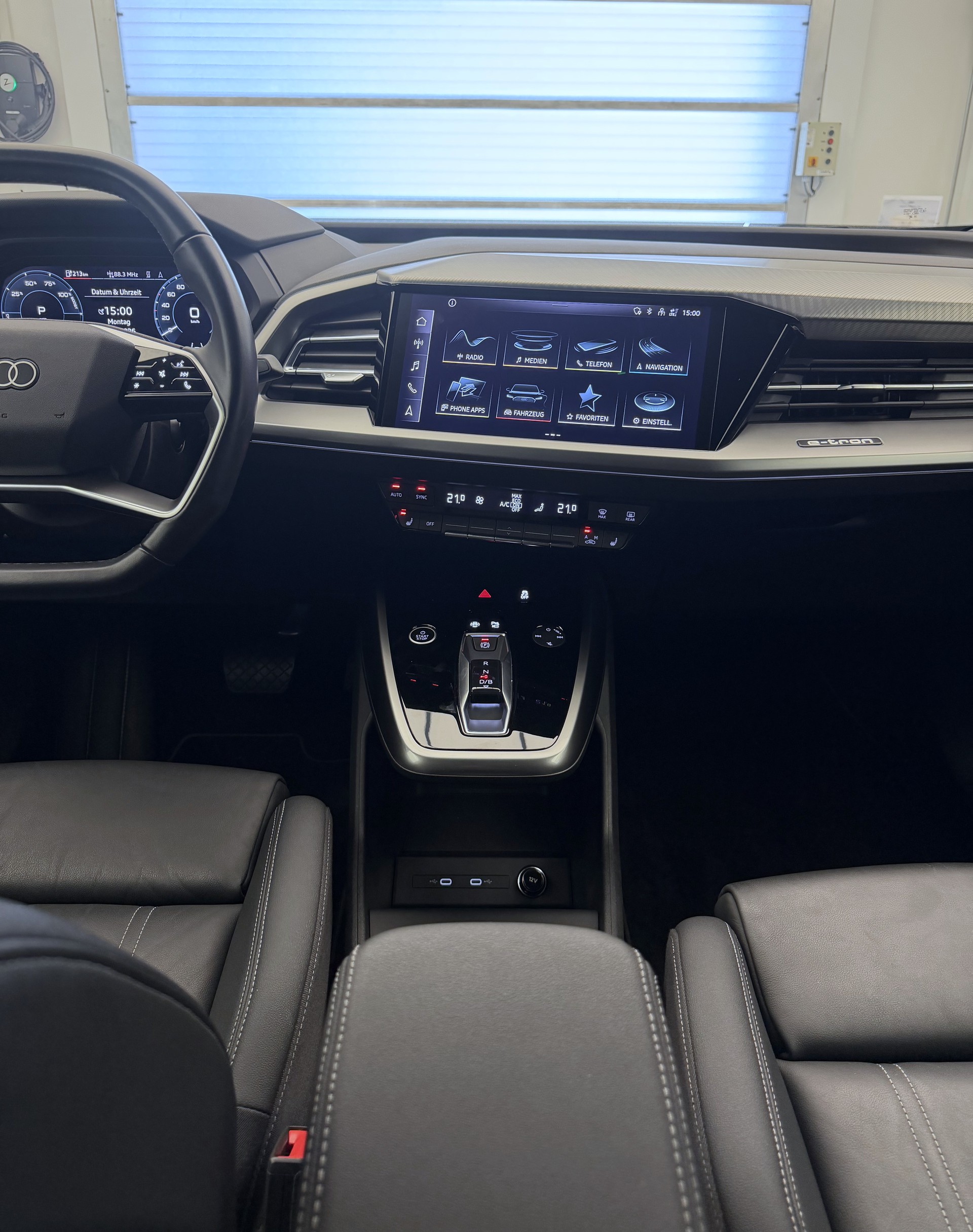 AUDI Q4 e-tron 50 quattro-image-10