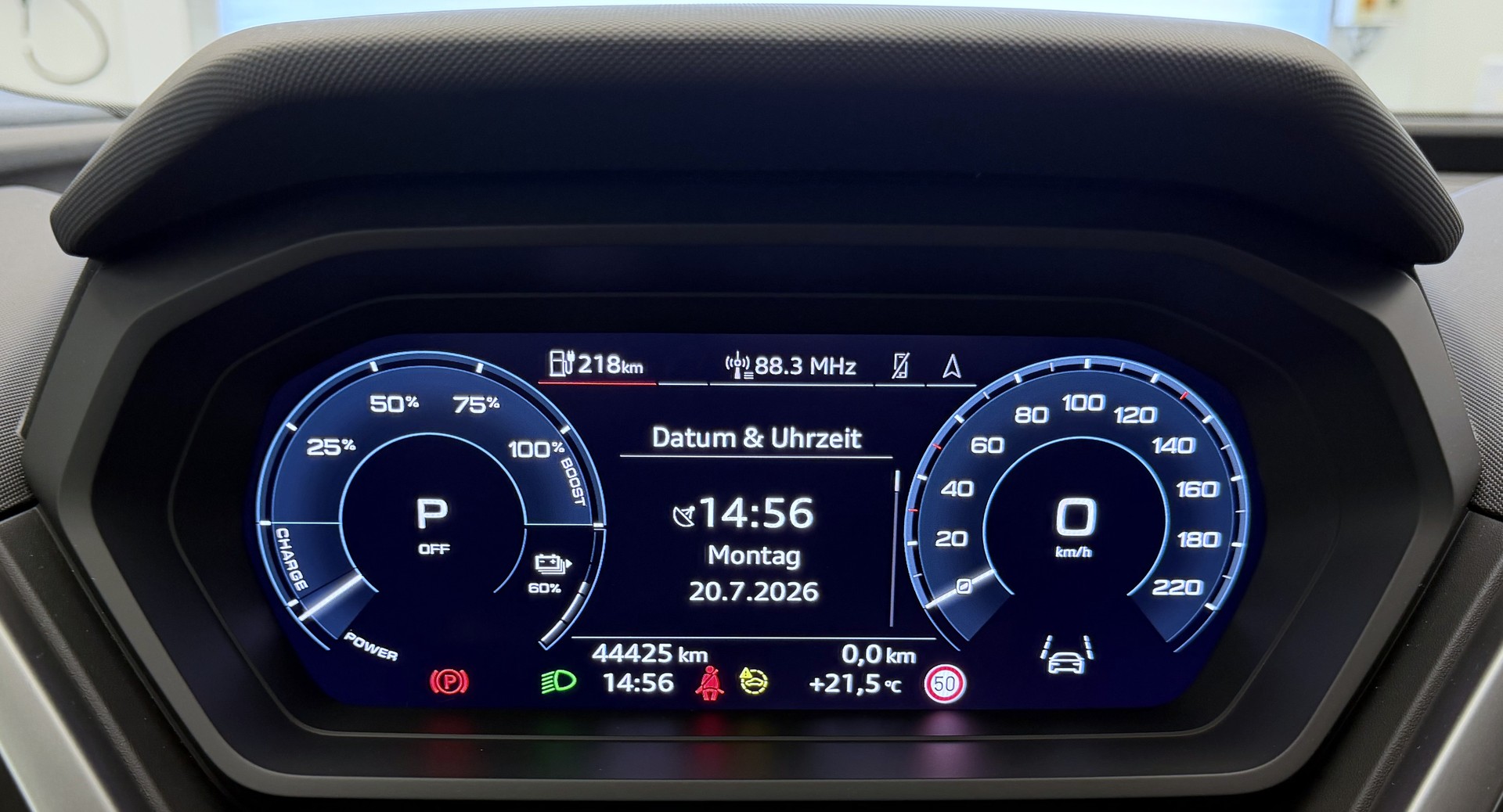 AUDI Q4 e-tron 50 quattro-image-8