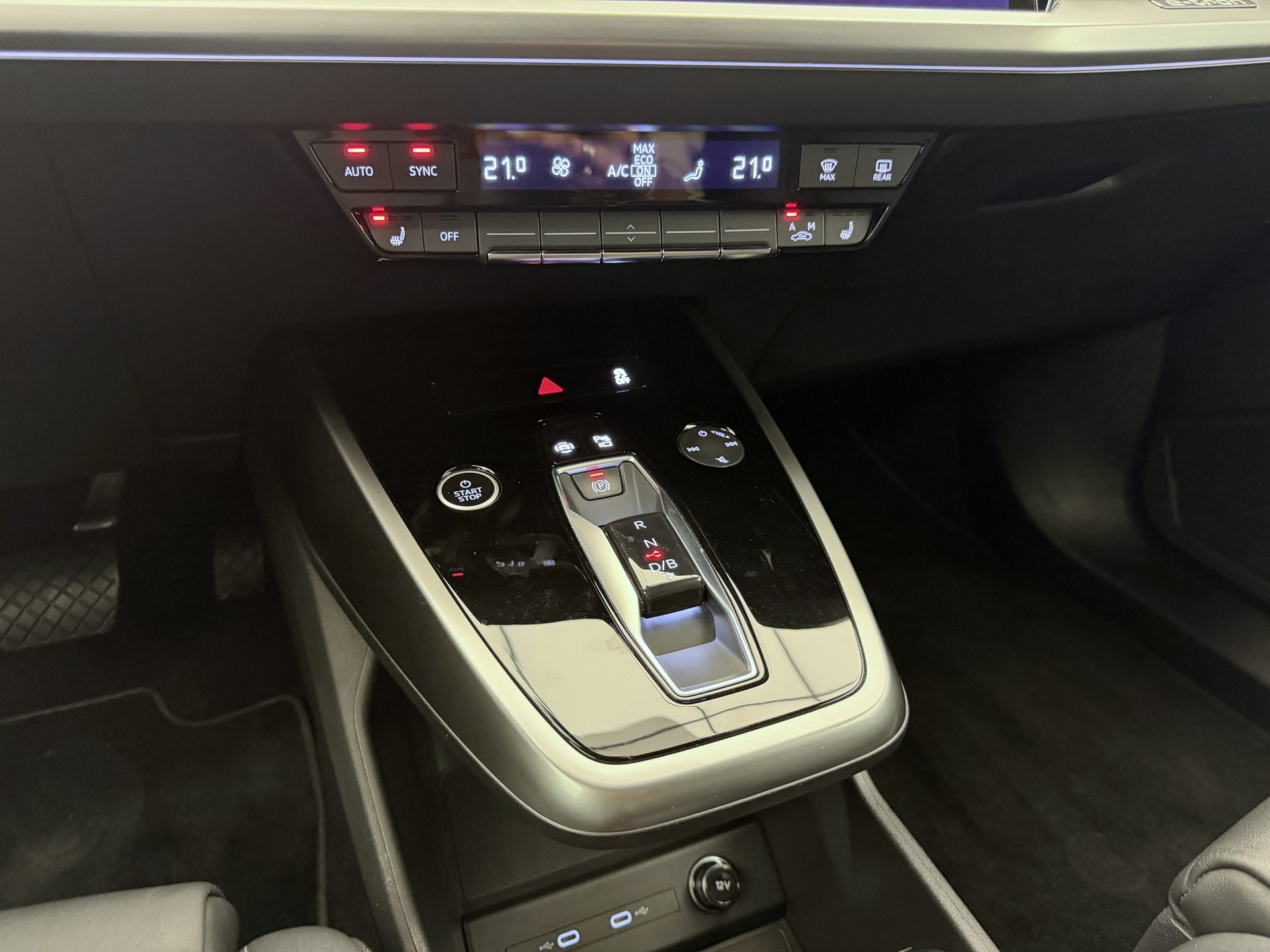 AUDI Q4 e-tron 50 quattro-image-12