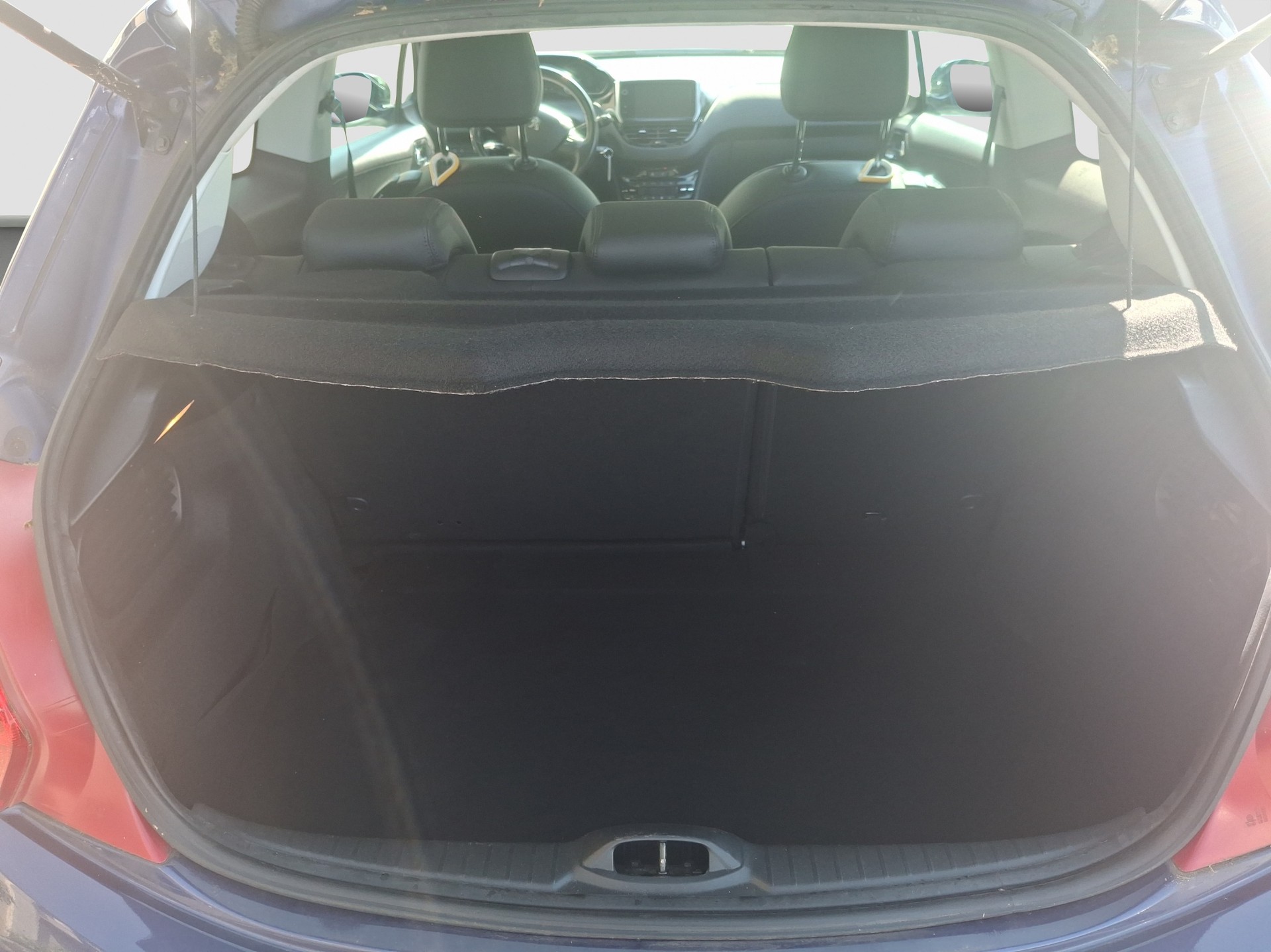 PEUGEOT 208 1.6 VTI Allure-image-6