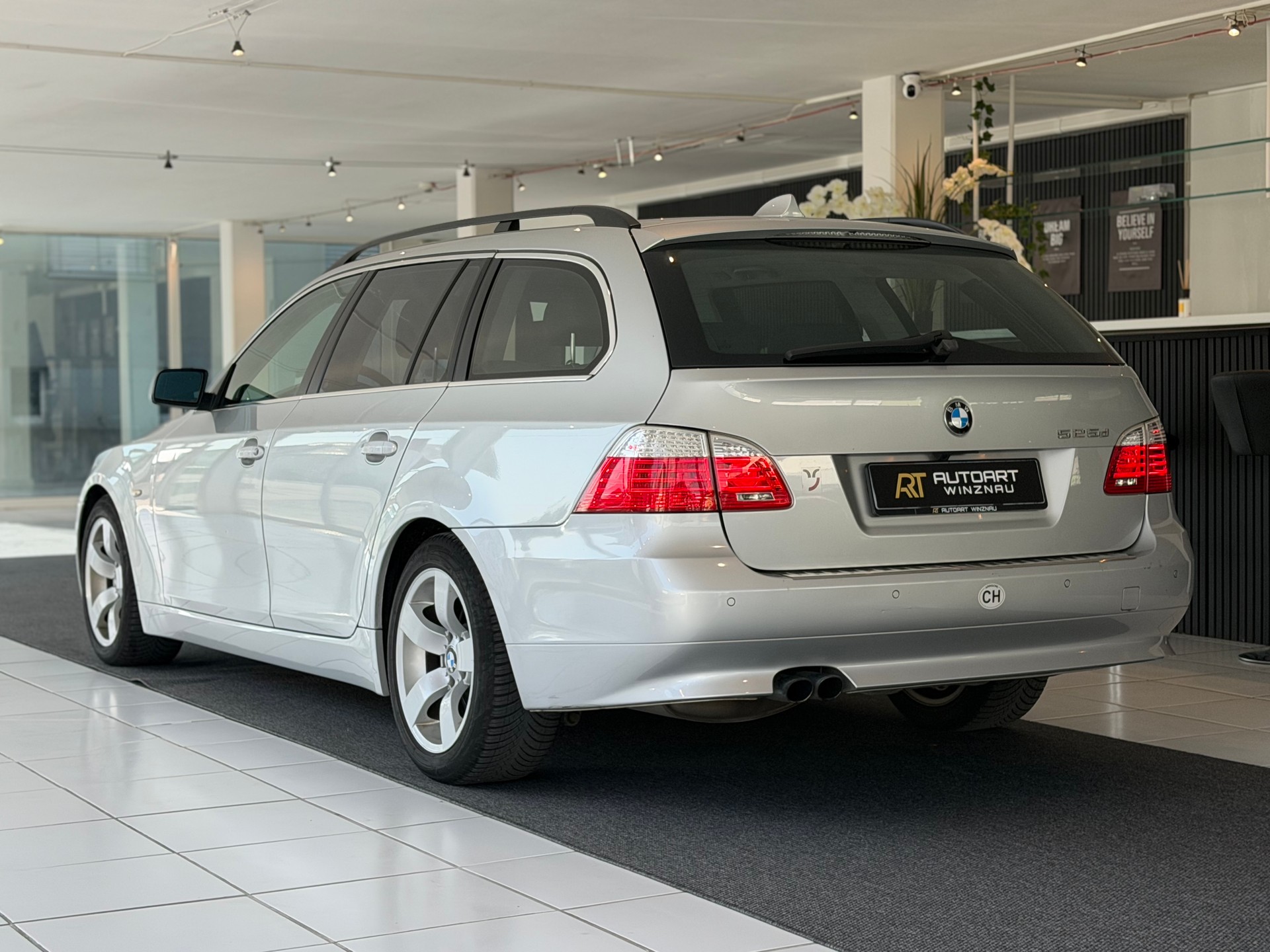 BMW 525d Touring **Frisch ab MFK & Service**-image-6
