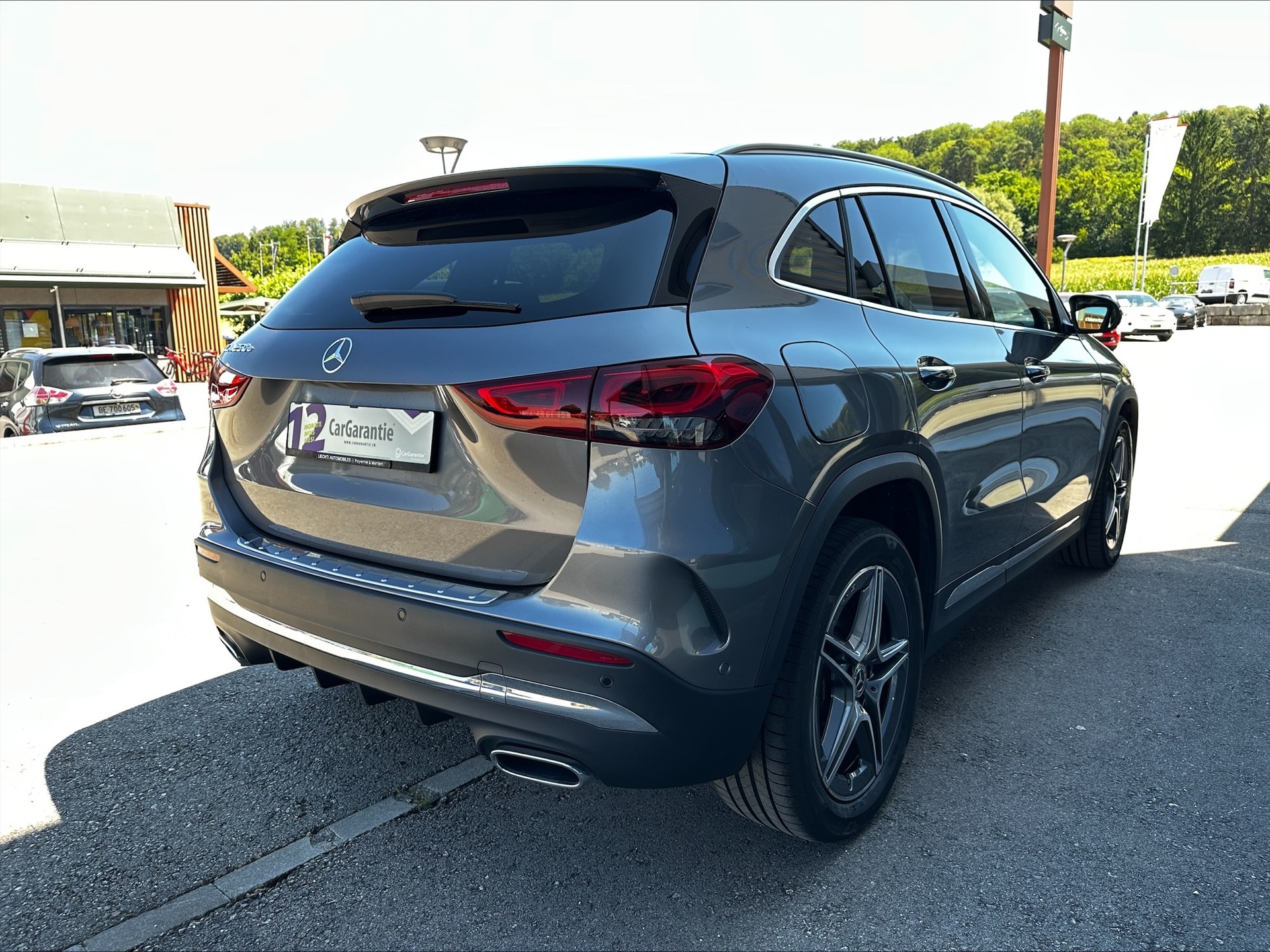 MERCEDES-BENZ GLA 250e AMG Line 8G-DCT-image-11