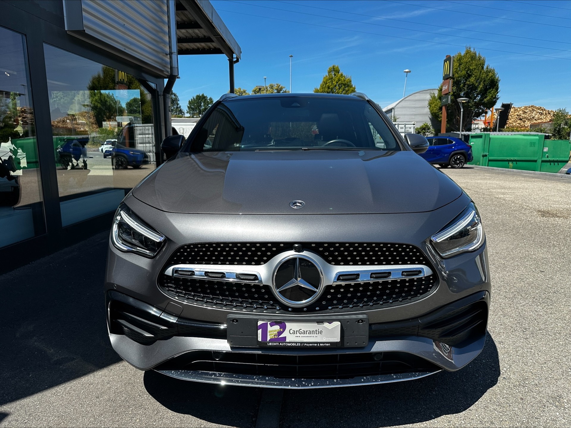 MERCEDES-BENZ GLA 250e AMG Line 8G-DCT-image-2