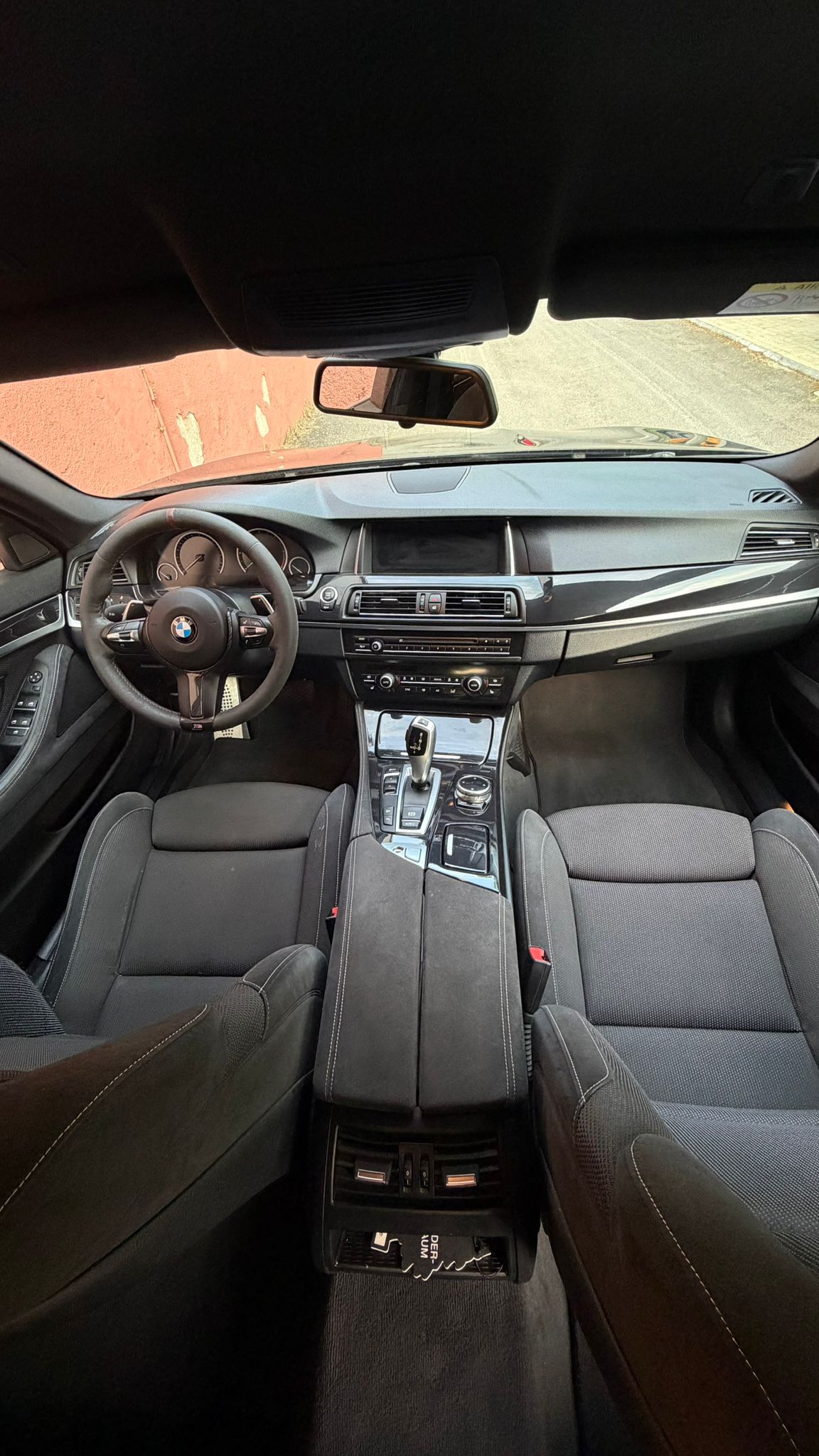 BMW 520d Touring xDrive Modern Line Steptronic-image-7
