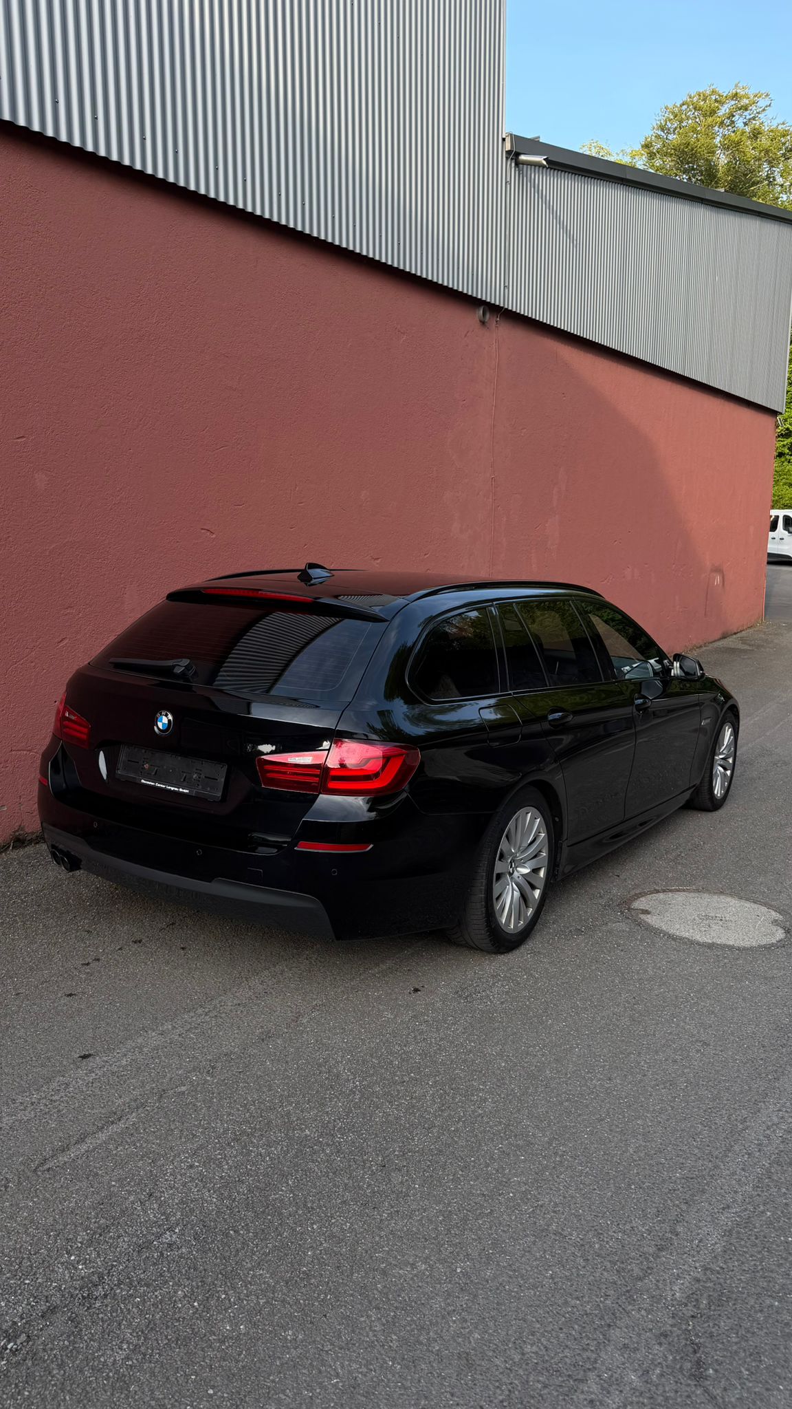 BMW 520d Touring xDrive Modern Line Steptronic-image-2