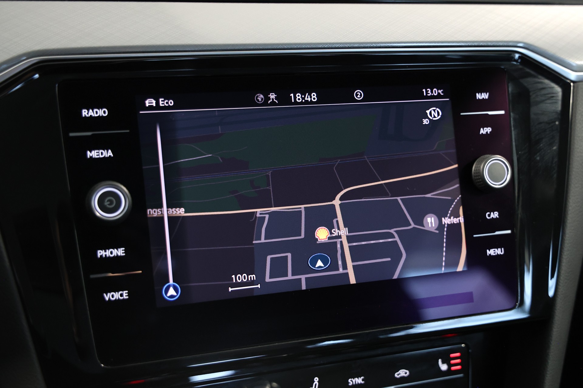 VW Passat Variant 2.0 TDI 150 Business DSG-image-14