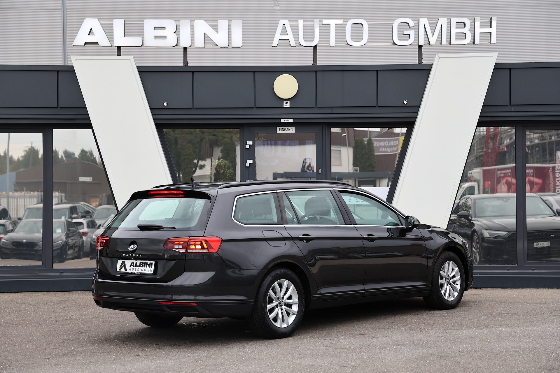 VW Passat Variant 2.0 TDI 150 Business DSG-image-2