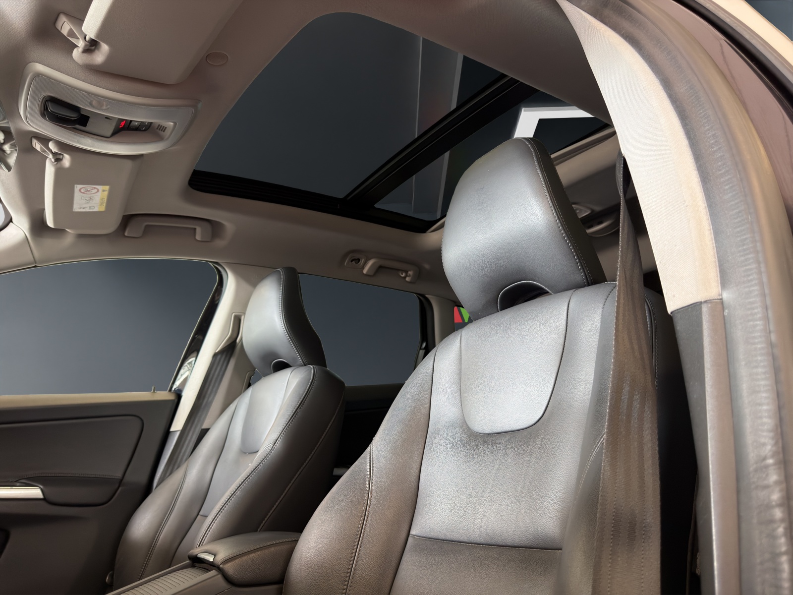 VOLVO XC60 T5 Summum Geartronic-image-16