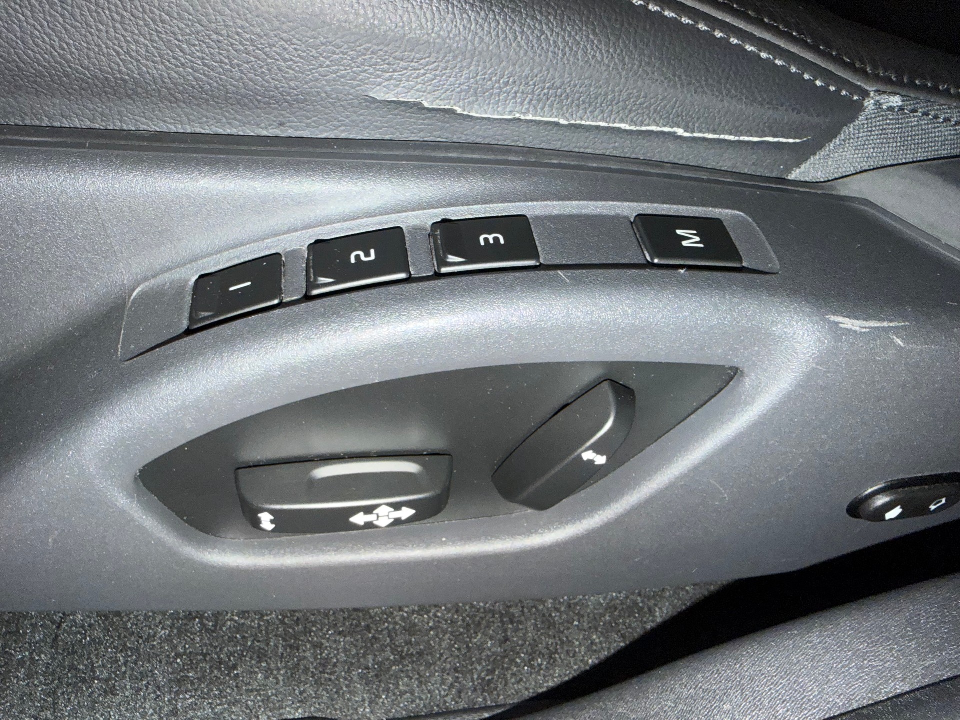 VOLVO XC60 T5 Summum Geartronic-image-24