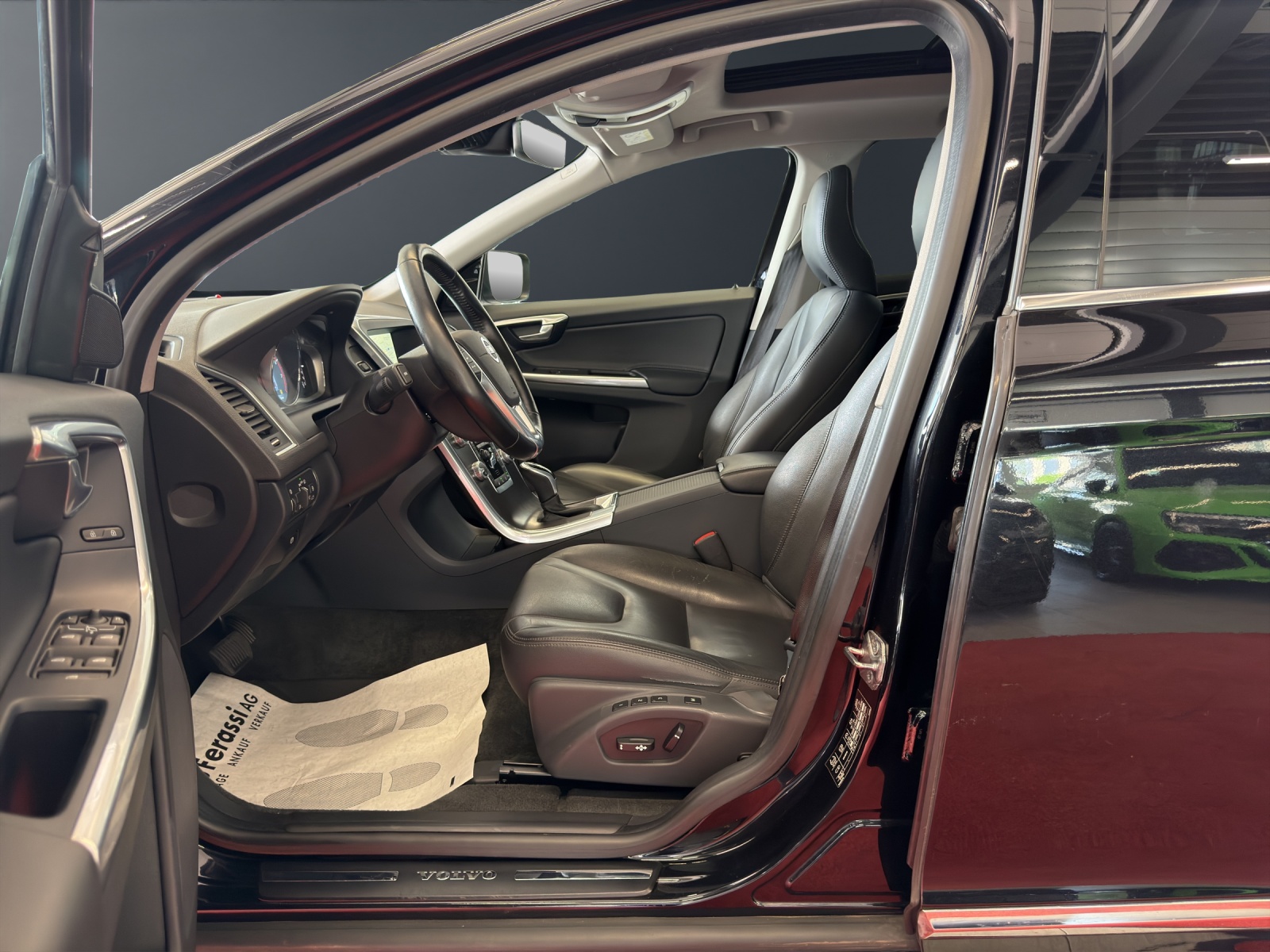 VOLVO XC60 T5 Summum Geartronic-image-14