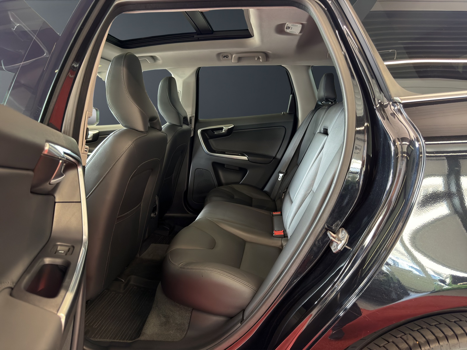 VOLVO XC60 T5 Summum Geartronic-image-13