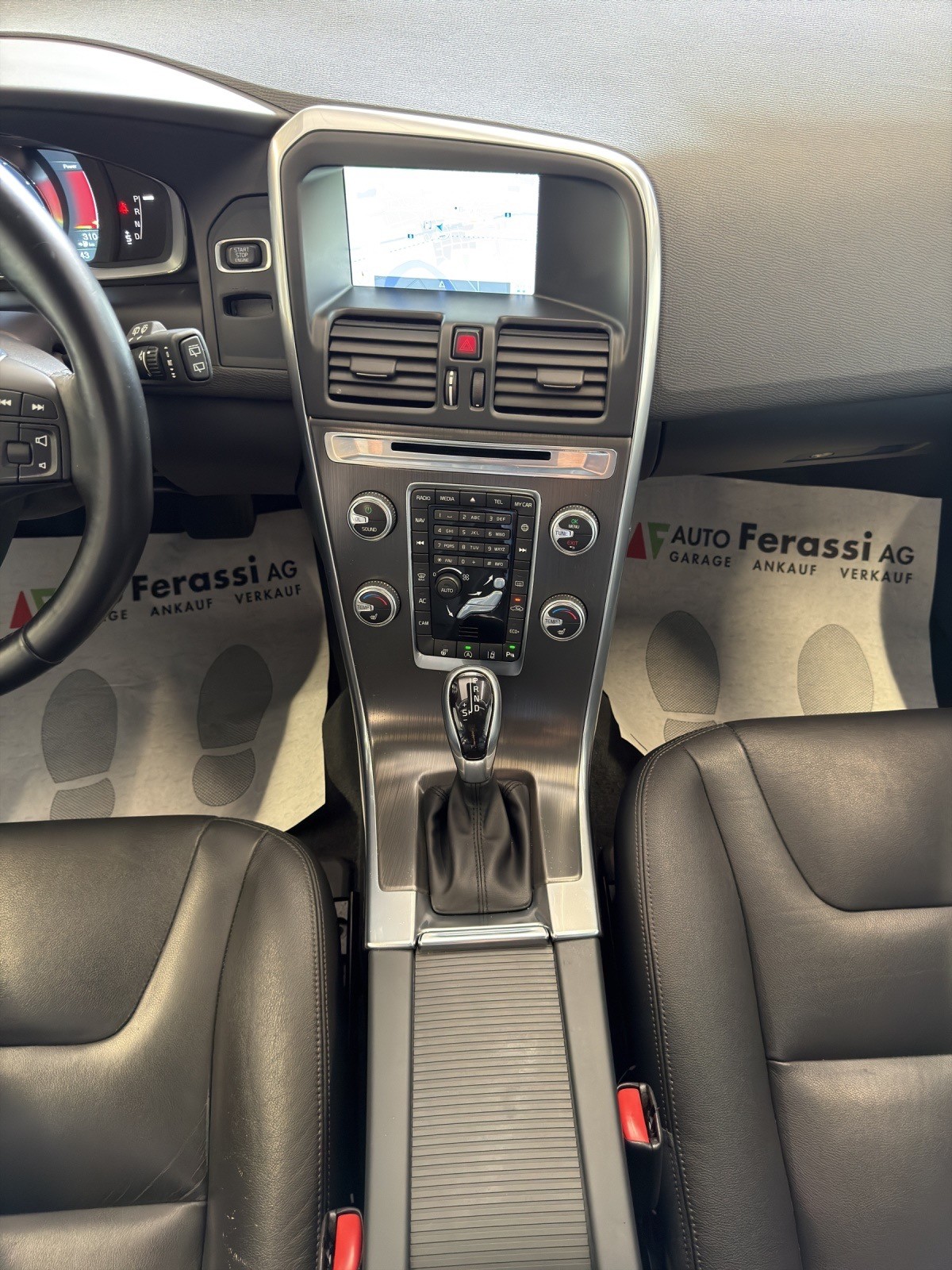 VOLVO XC60 T5 Summum Geartronic-image-19