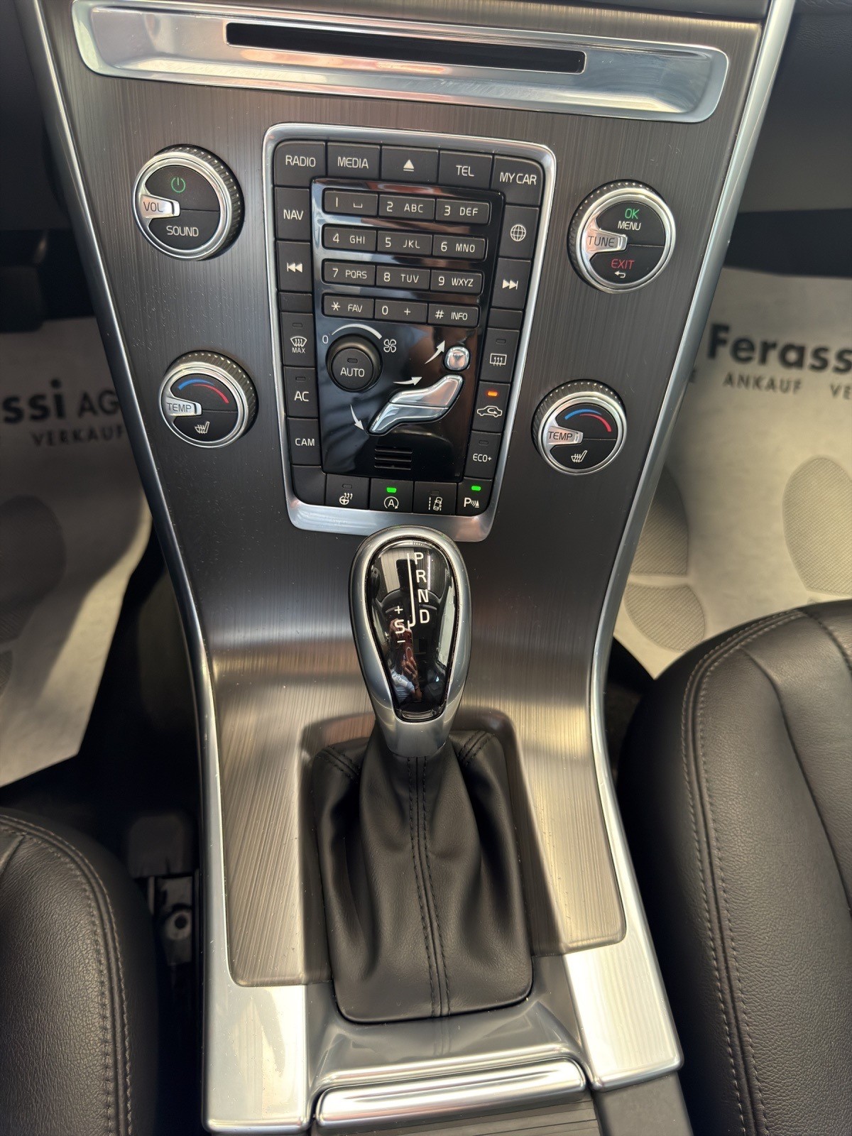VOLVO XC60 T5 Summum Geartronic-image-22