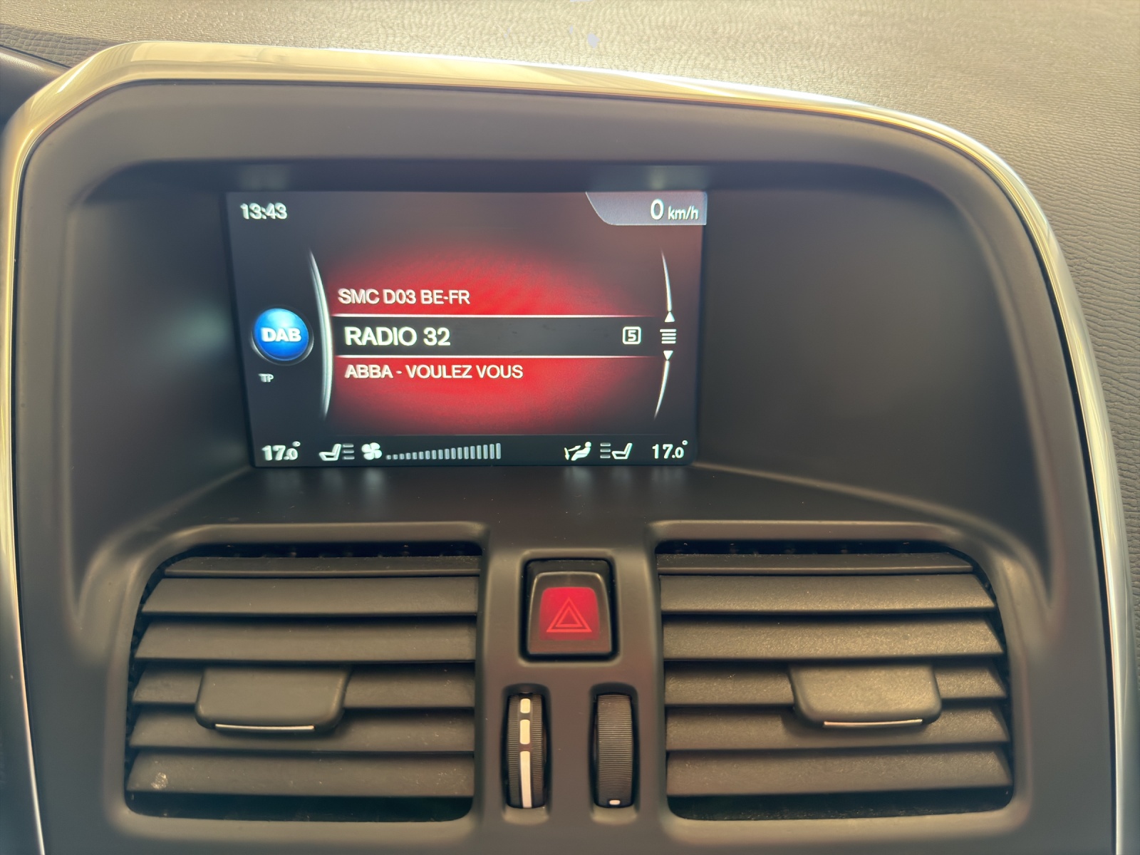 VOLVO XC60 T5 Summum Geartronic-image-28