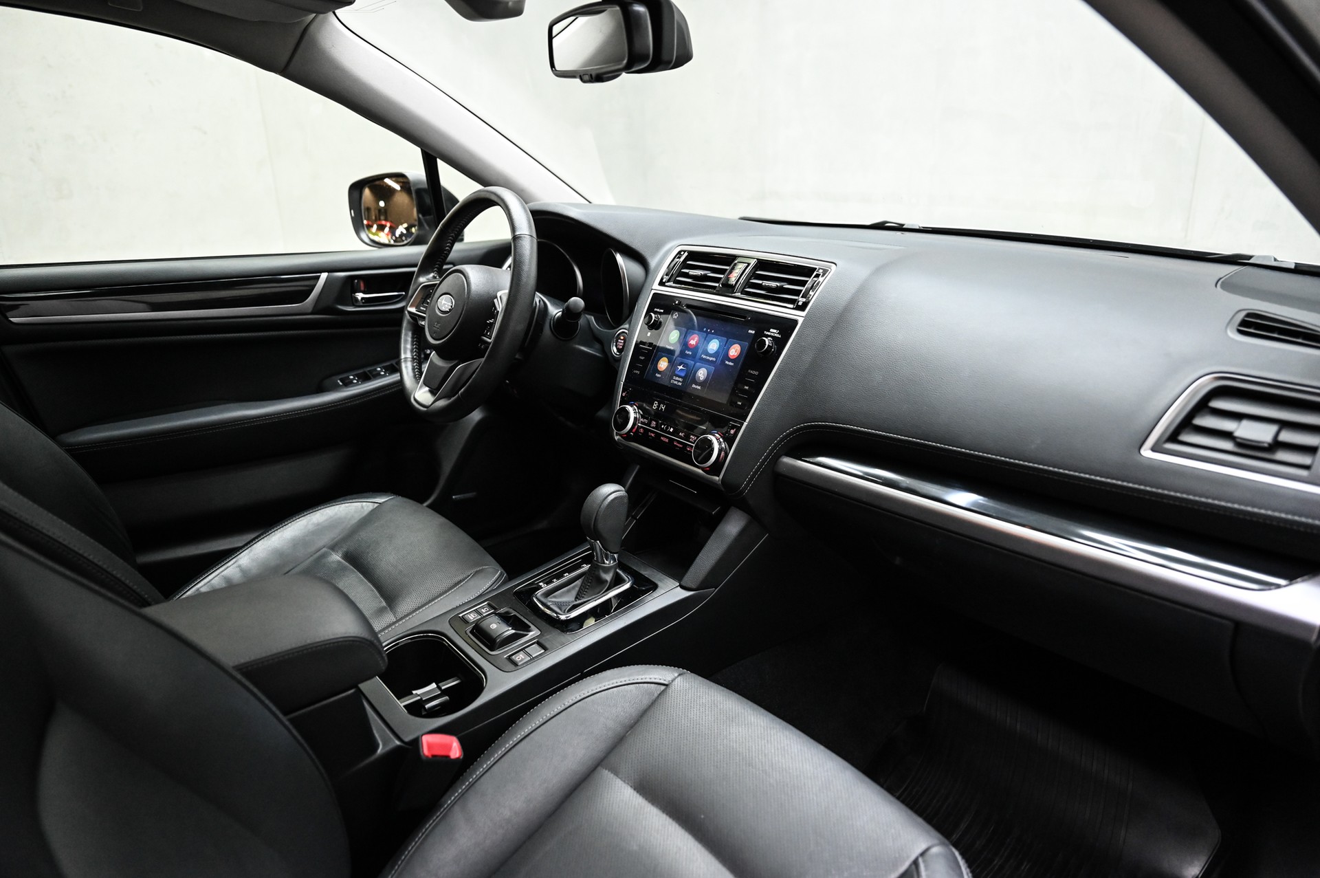 SUBARU Outback 2.5i Luxury-image-26