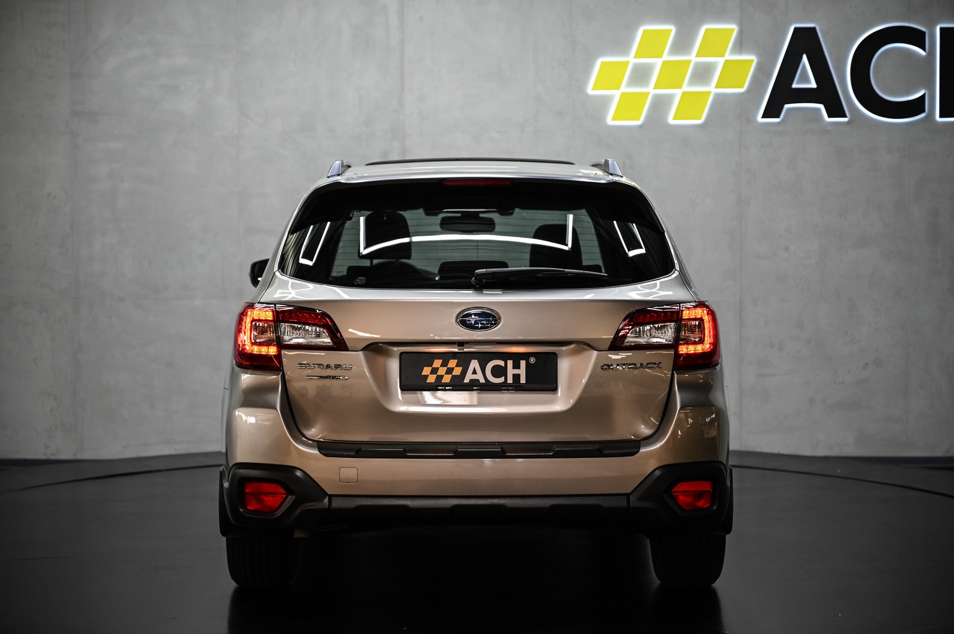 SUBARU Outback 2.5i Luxury-image-4