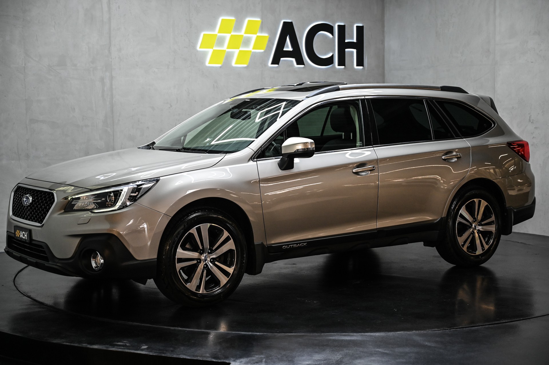 SUBARU Outback 2.5i Luxury-image-8