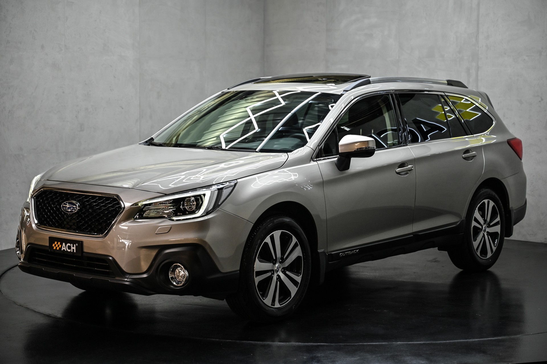 SUBARU Outback 2.5i Luxury-image-2