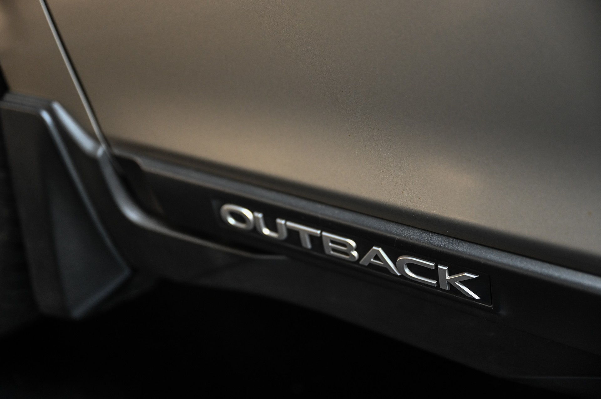 SUBARU Outback 2.5i Luxury-image-14