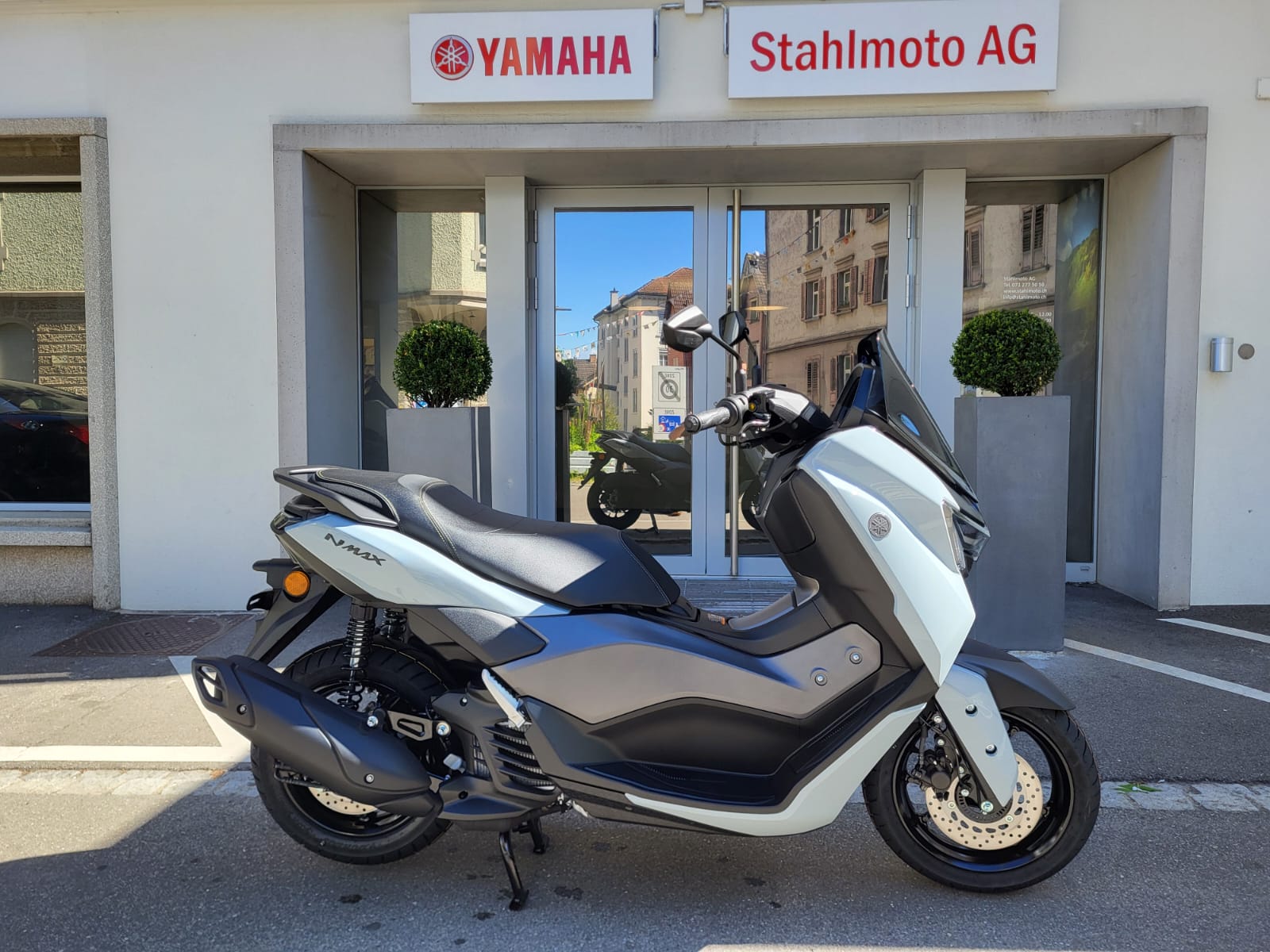 YAMAHA N-Max GPD 125 Tech-Max-showroom-element-2
