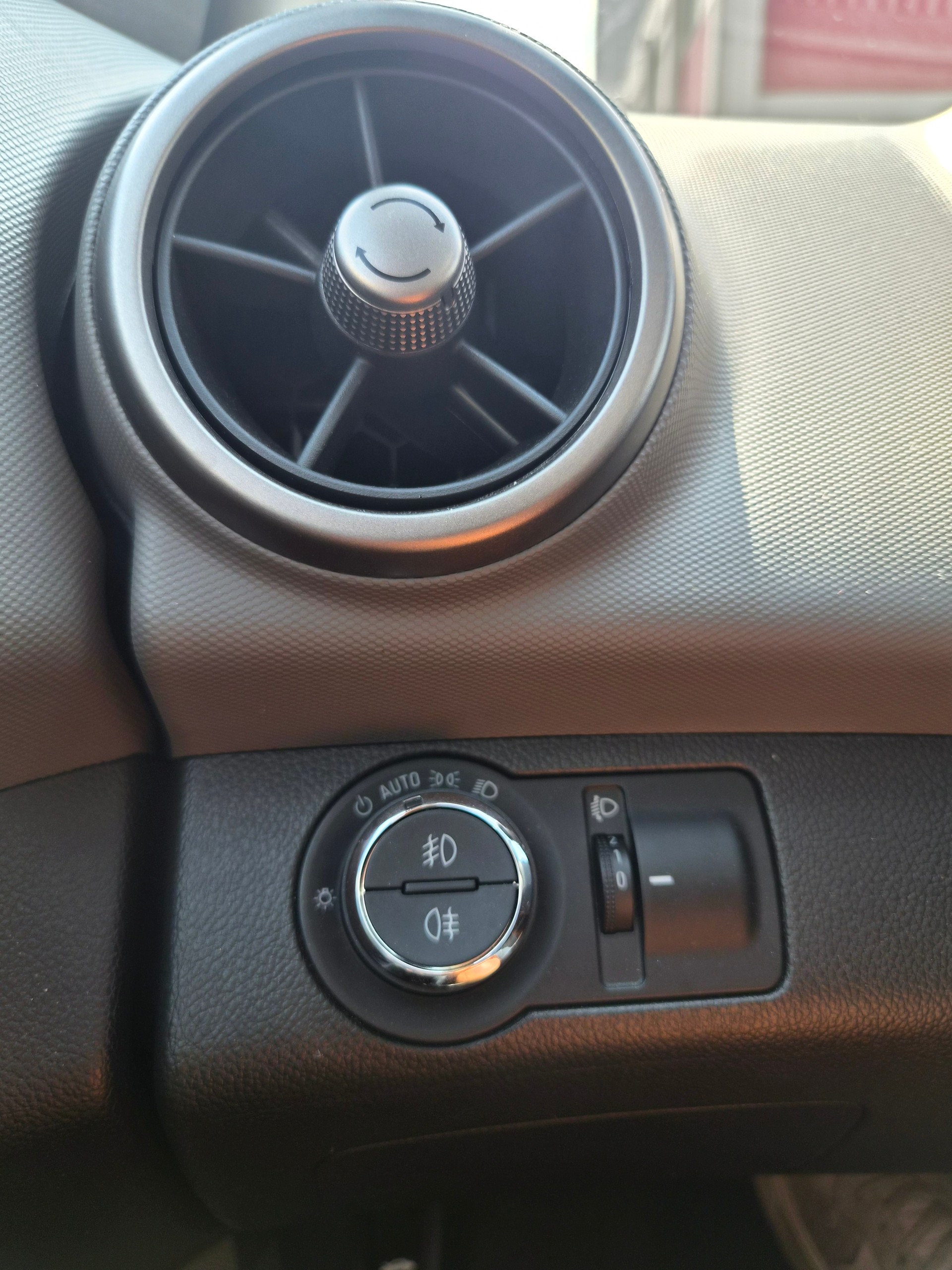 CHEVROLET Aveo 1.6 LTZ-image-13