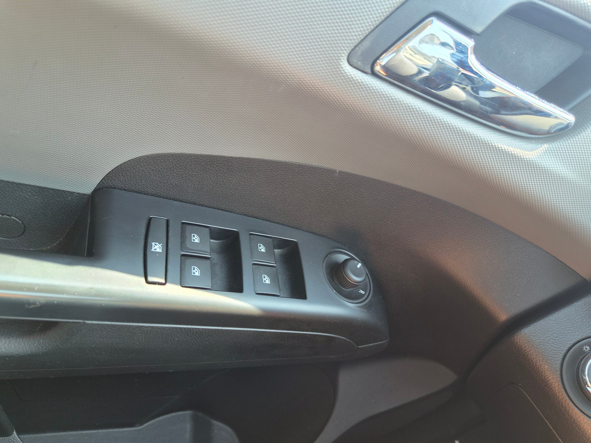 CHEVROLET Aveo 1.6 LTZ-image-14