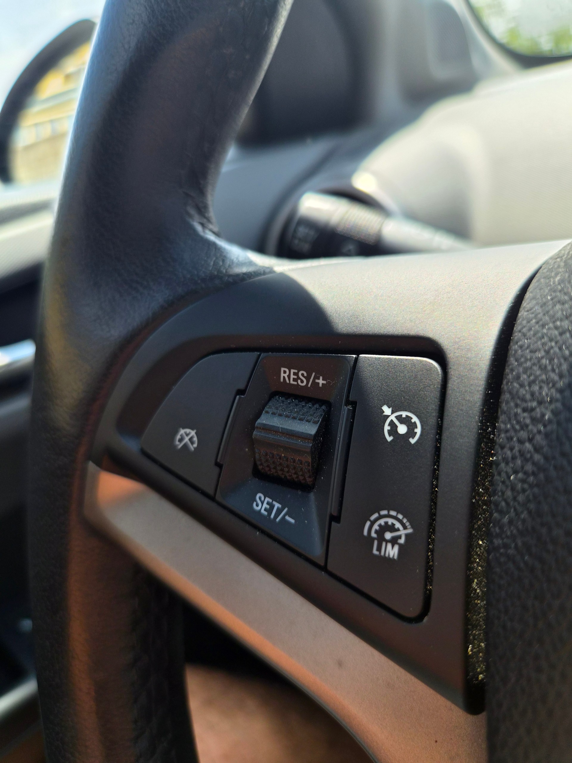 CHEVROLET Aveo 1.6 LTZ-image-11