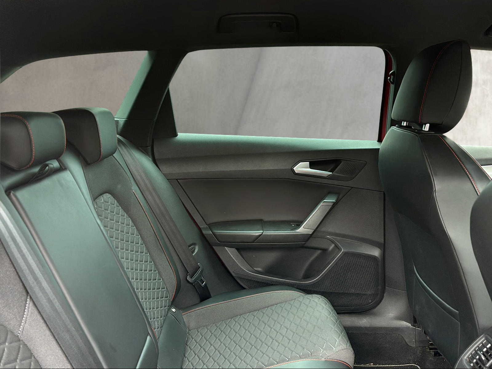 SEAT Leon ST 1.5 eTSI mHEV DSG FR-image-5