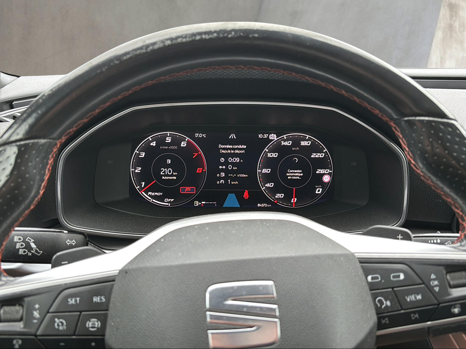 SEAT Leon ST 1.5 eTSI mHEV DSG FR-image-1