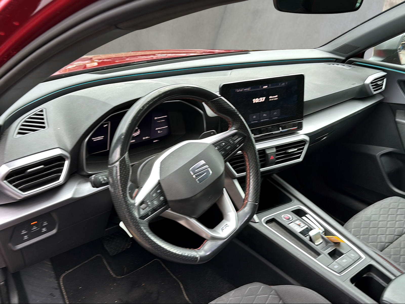 SEAT Leon ST 1.5 eTSI mHEV DSG FR-image-0