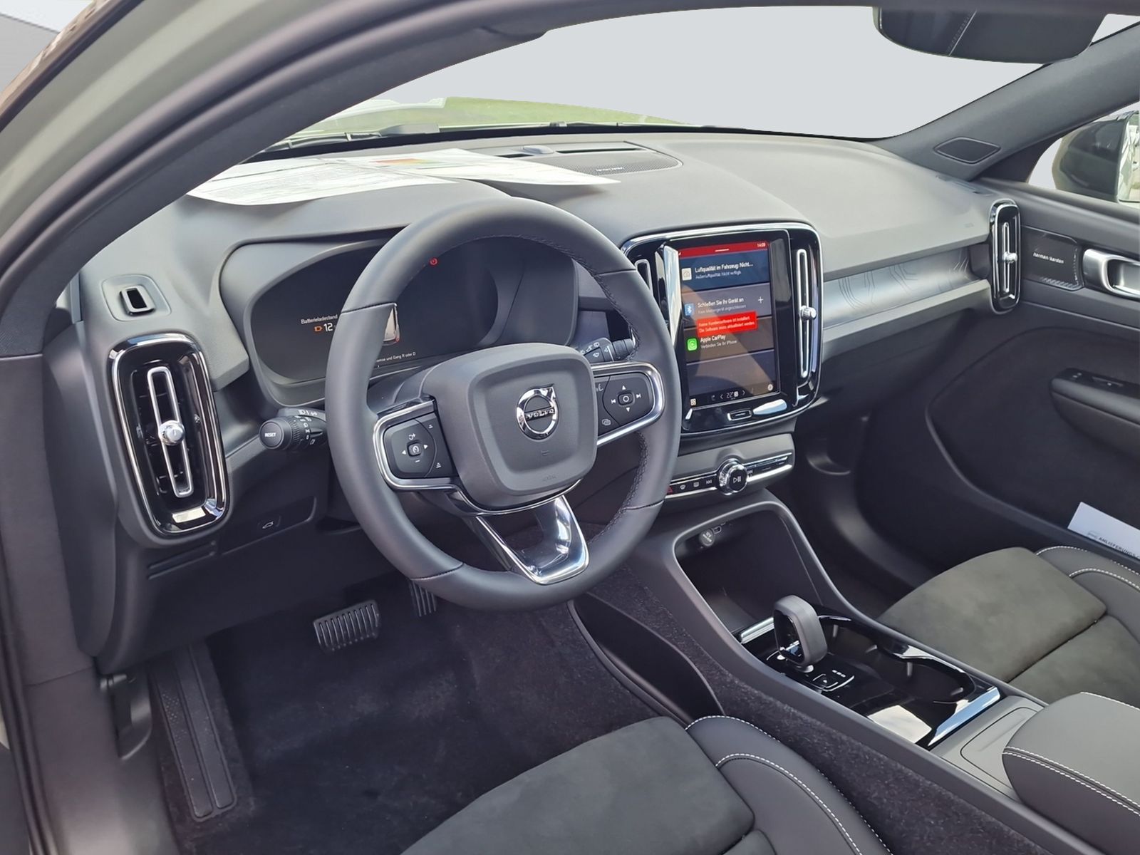 VOLVO XC40 P8 Twin Ultimate AWD-image-9