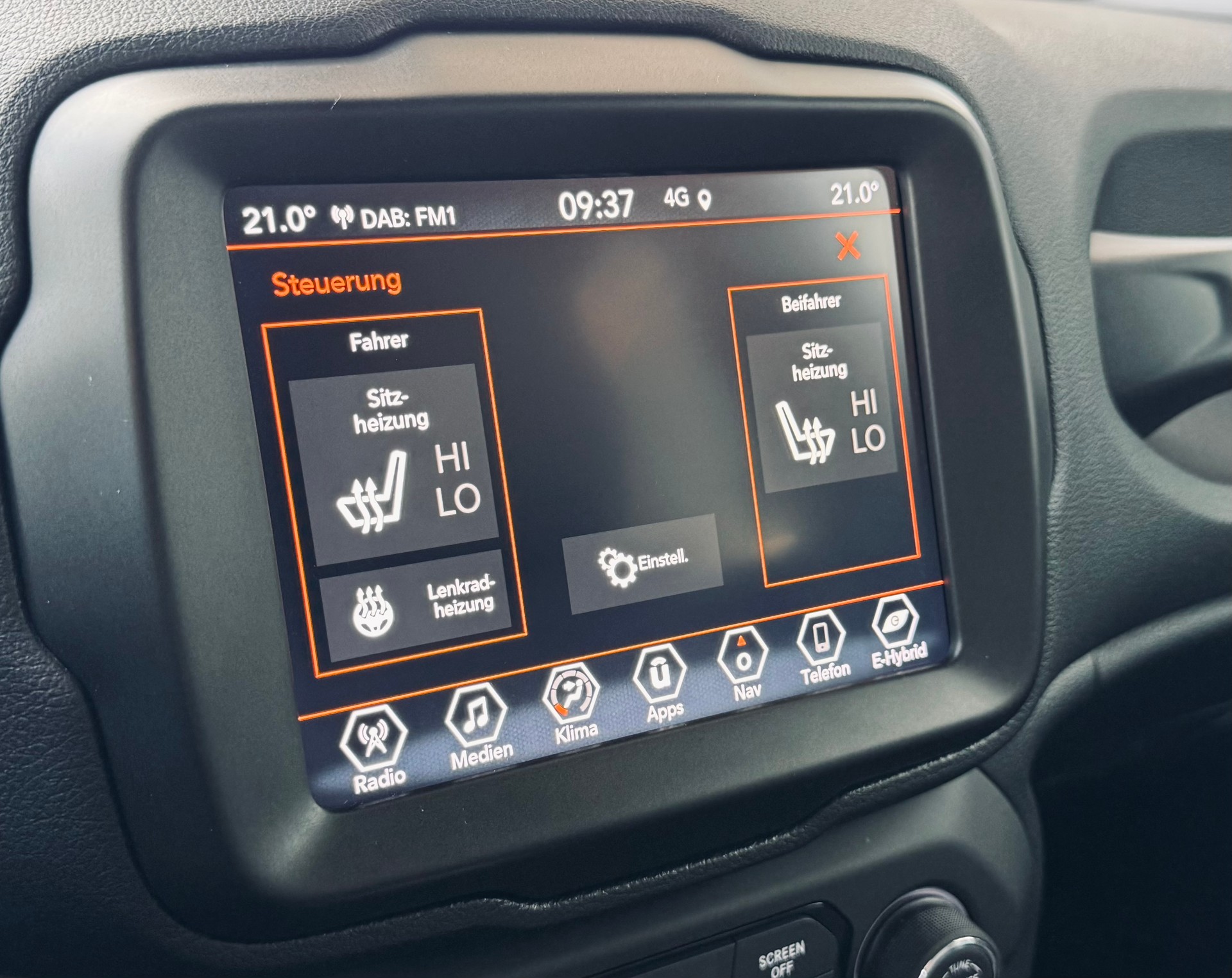 JEEP Renegade 1.3 T PHEV S AWD-image-18