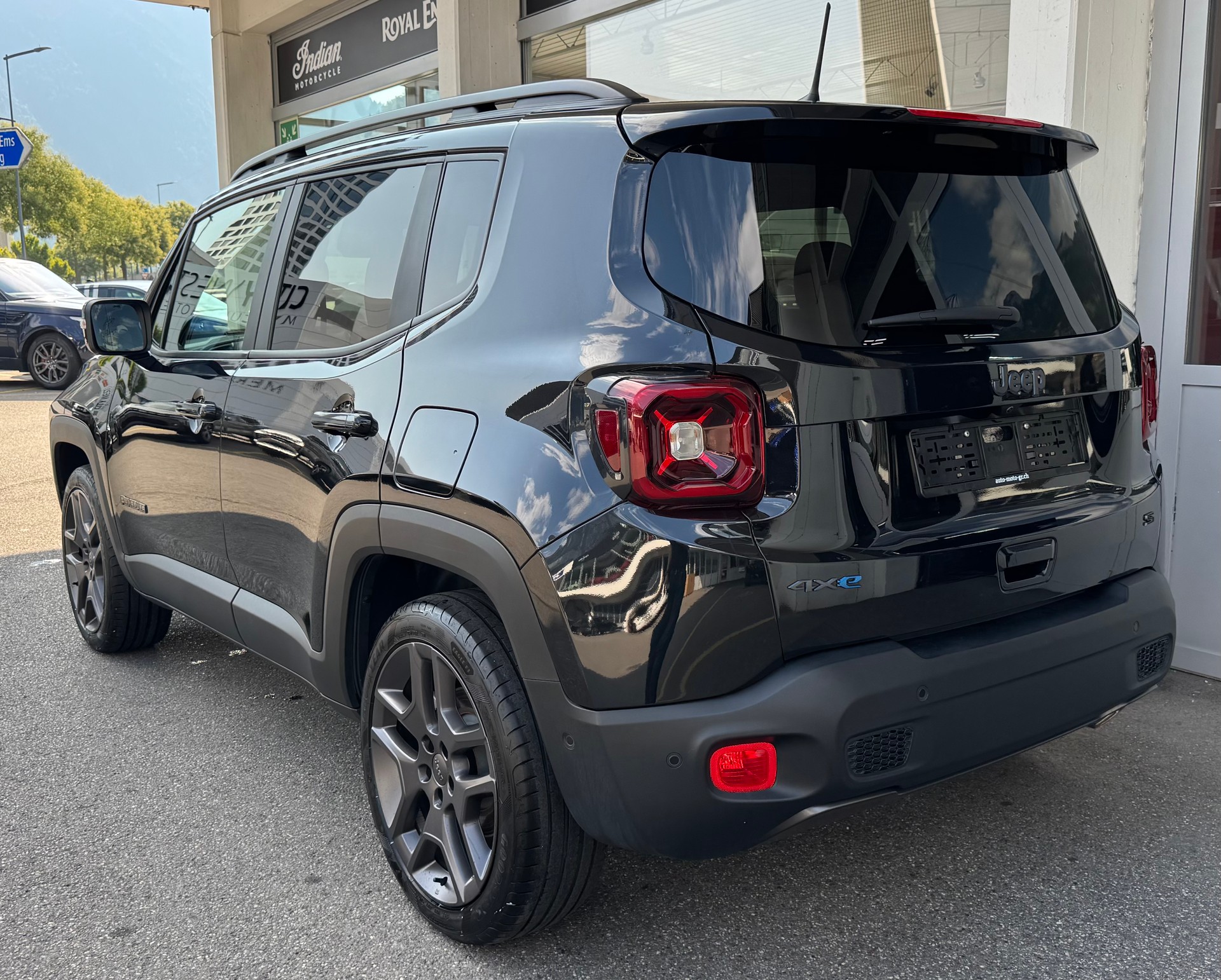 JEEP Renegade 1.3 T PHEV S AWD-image-3