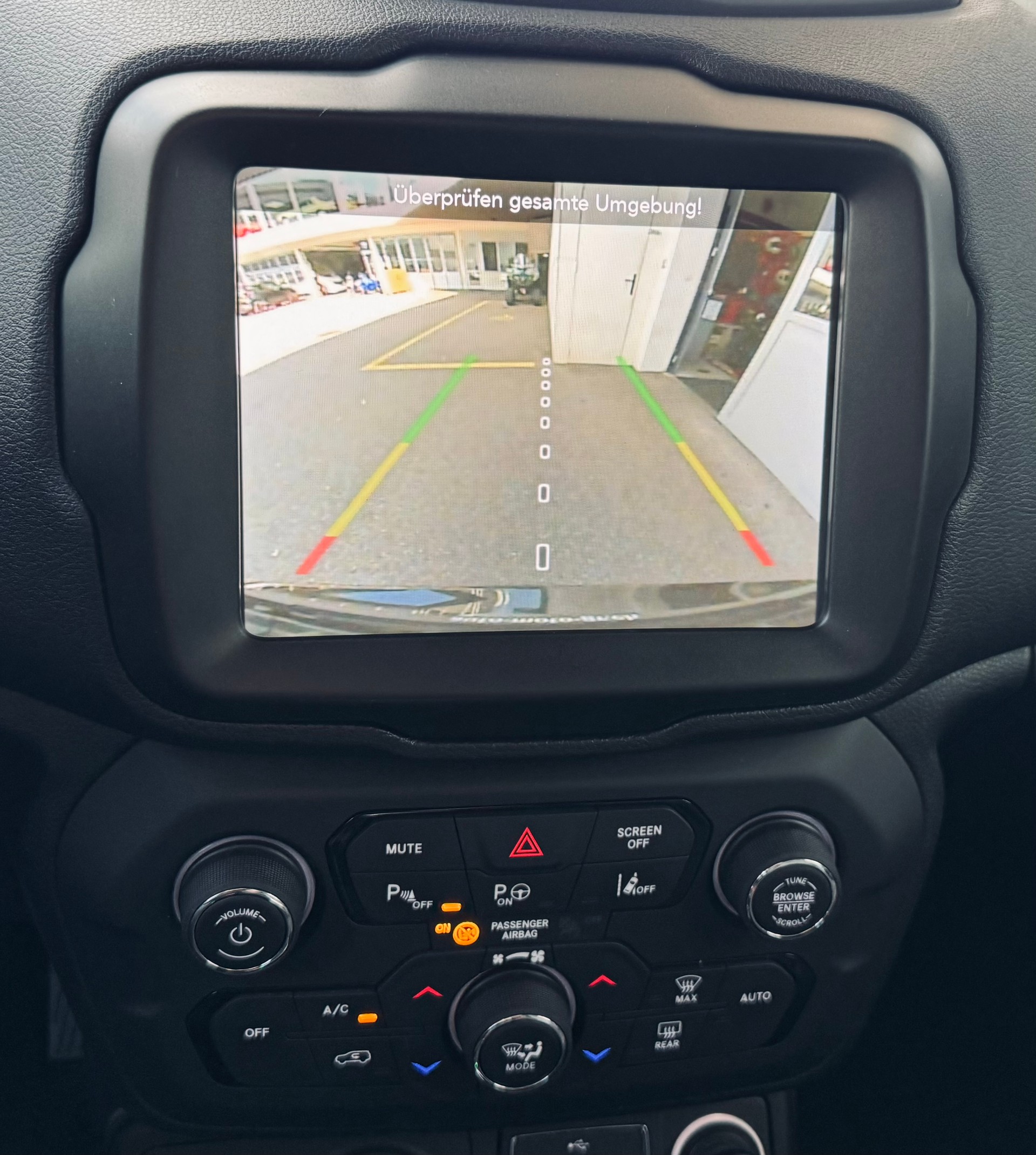 JEEP Renegade 1.3 T PHEV S AWD-image-16