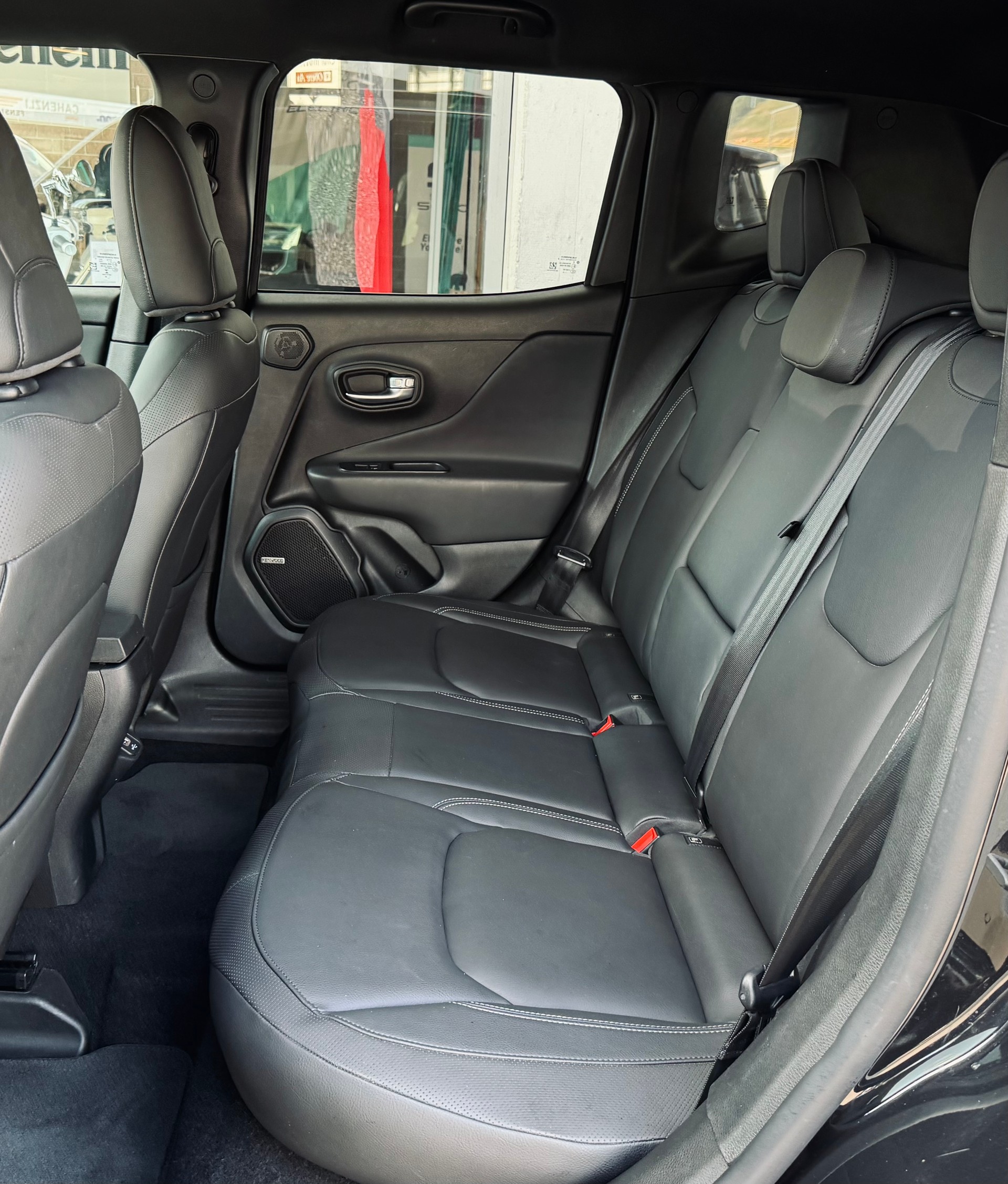 JEEP Renegade 1.3 T PHEV S AWD-image-9