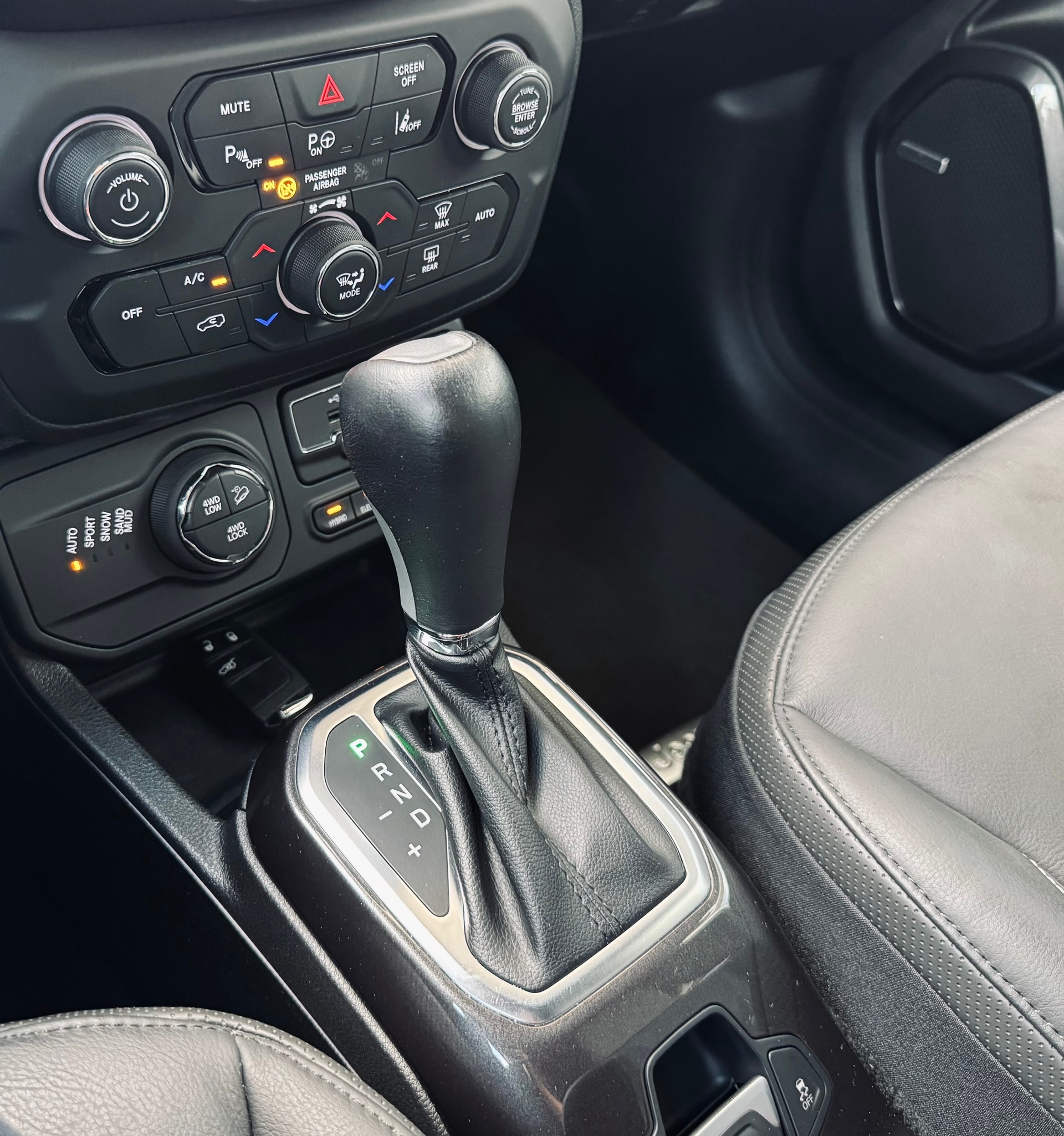 JEEP Renegade 1.3 T PHEV S AWD-image-19