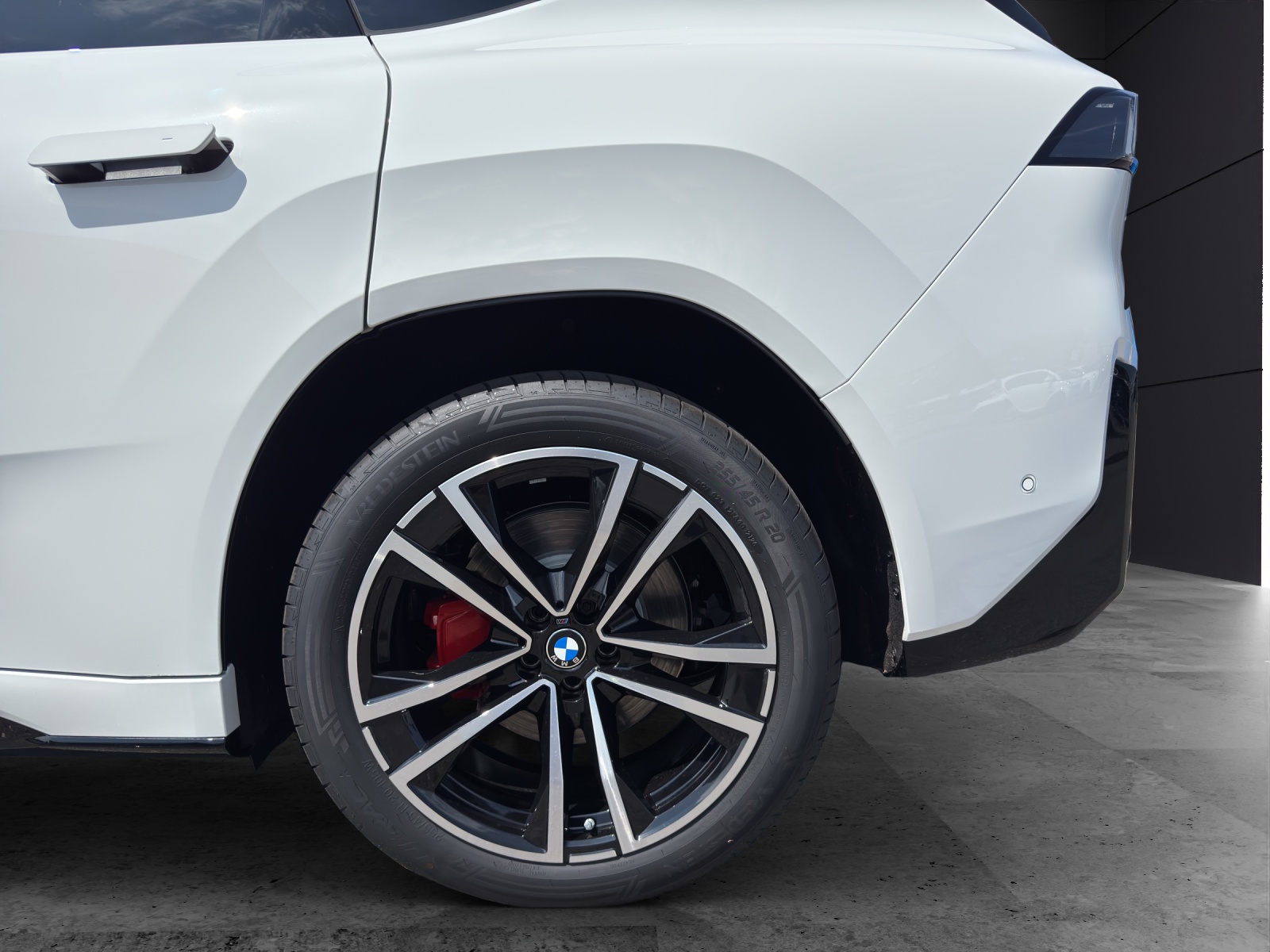 BMW iX3 50 xDrive M Sport Pro-image-18