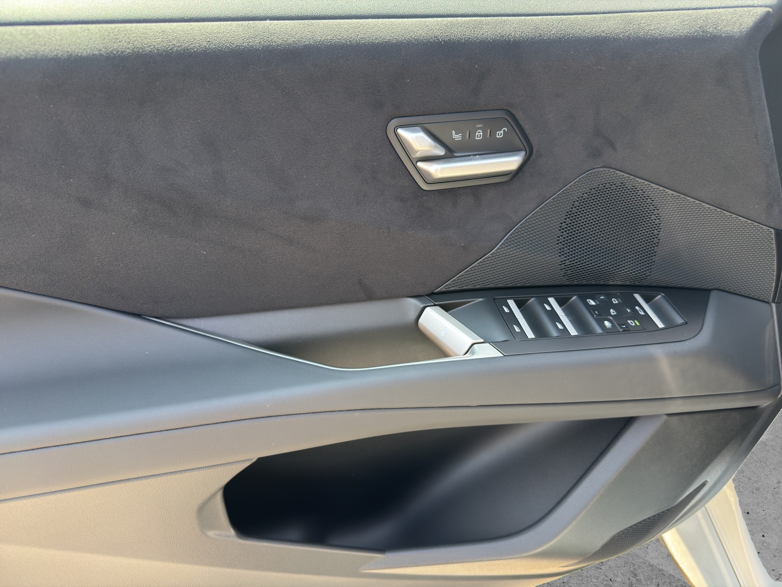 BMW iX3 50 xDrive M Sport Pro-image-16