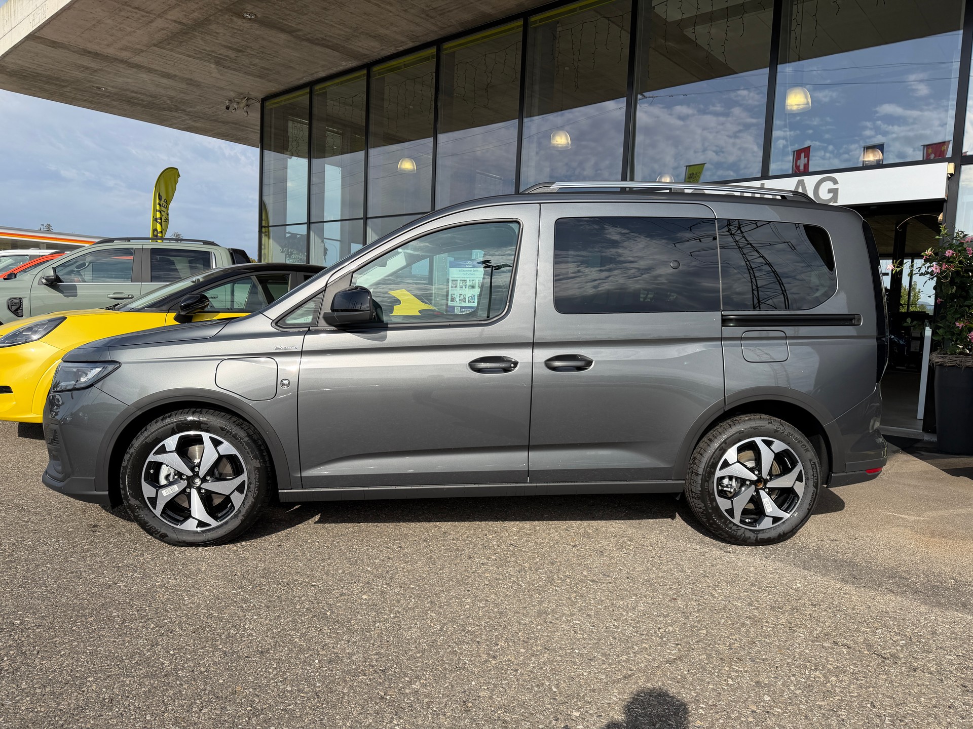 FORD Tourneo Connect 1.5 PHEV Active Automat-image-3