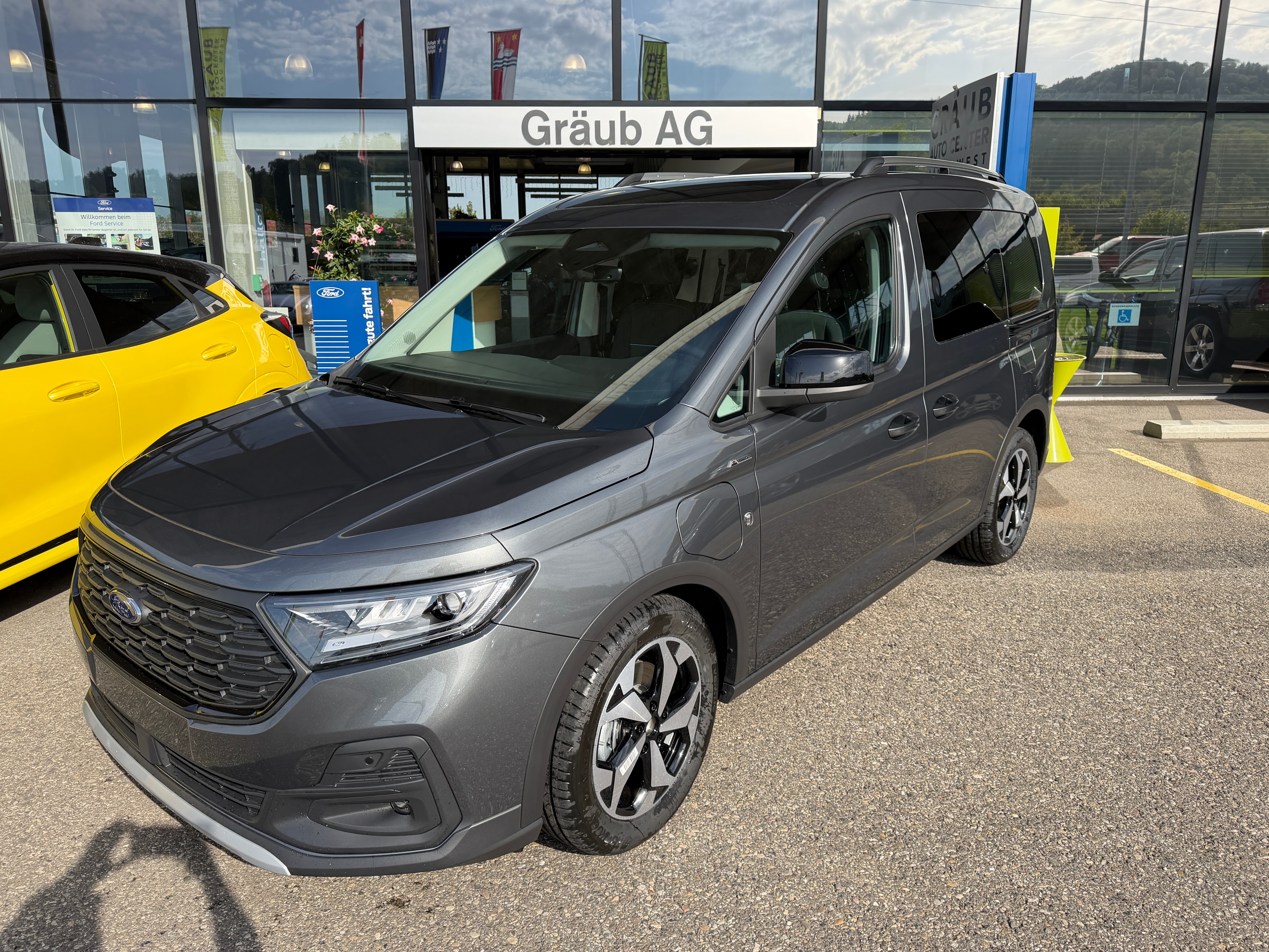 FORD Tourneo Connect 1.5 PHEV Active Automat (Kombi)