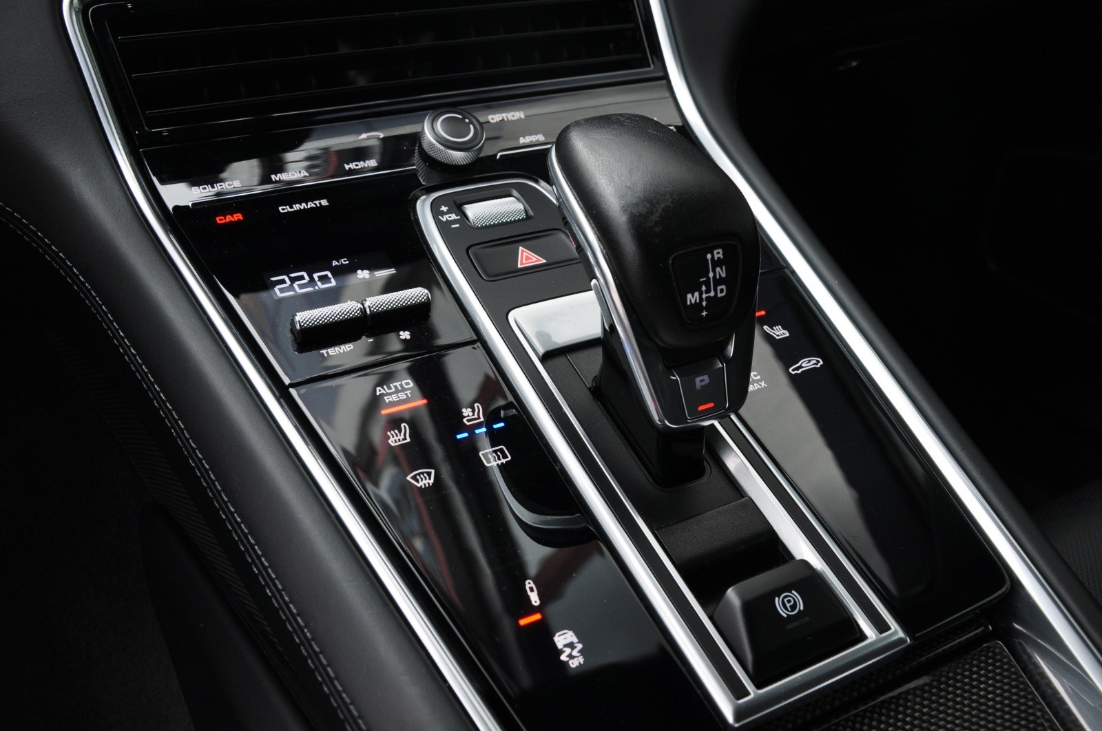 PORSCHE Panamera Turbo PDK-image-13