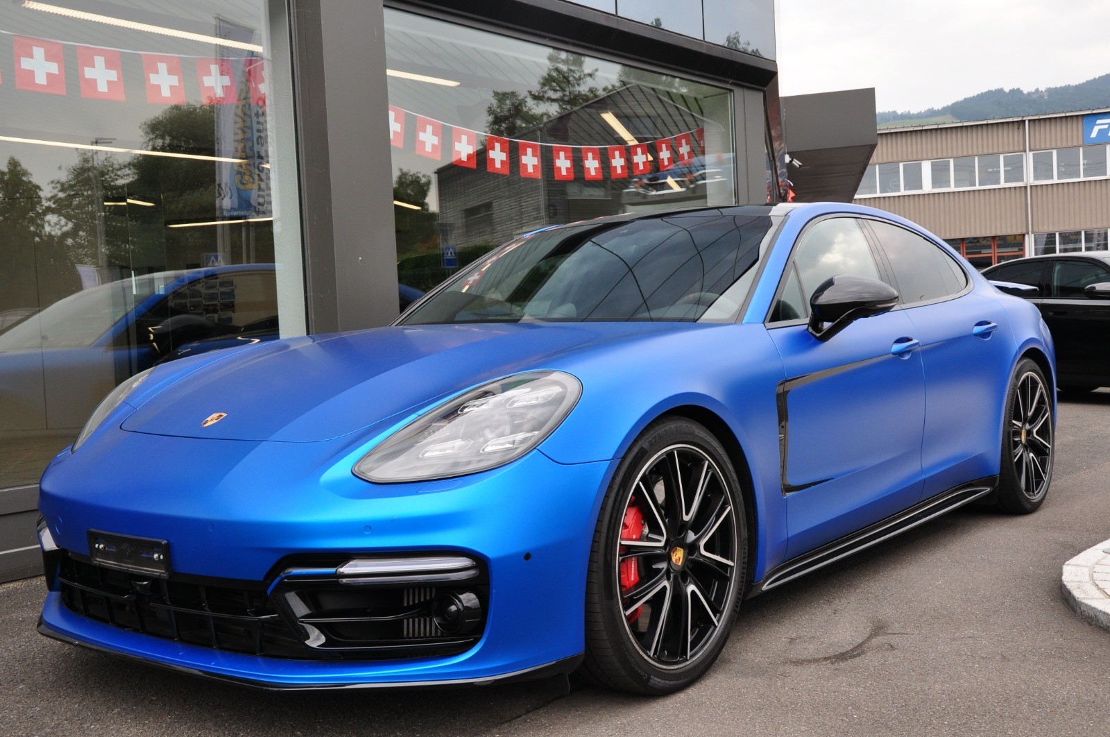 PORSCHE Panamera Turbo PDK-image-1