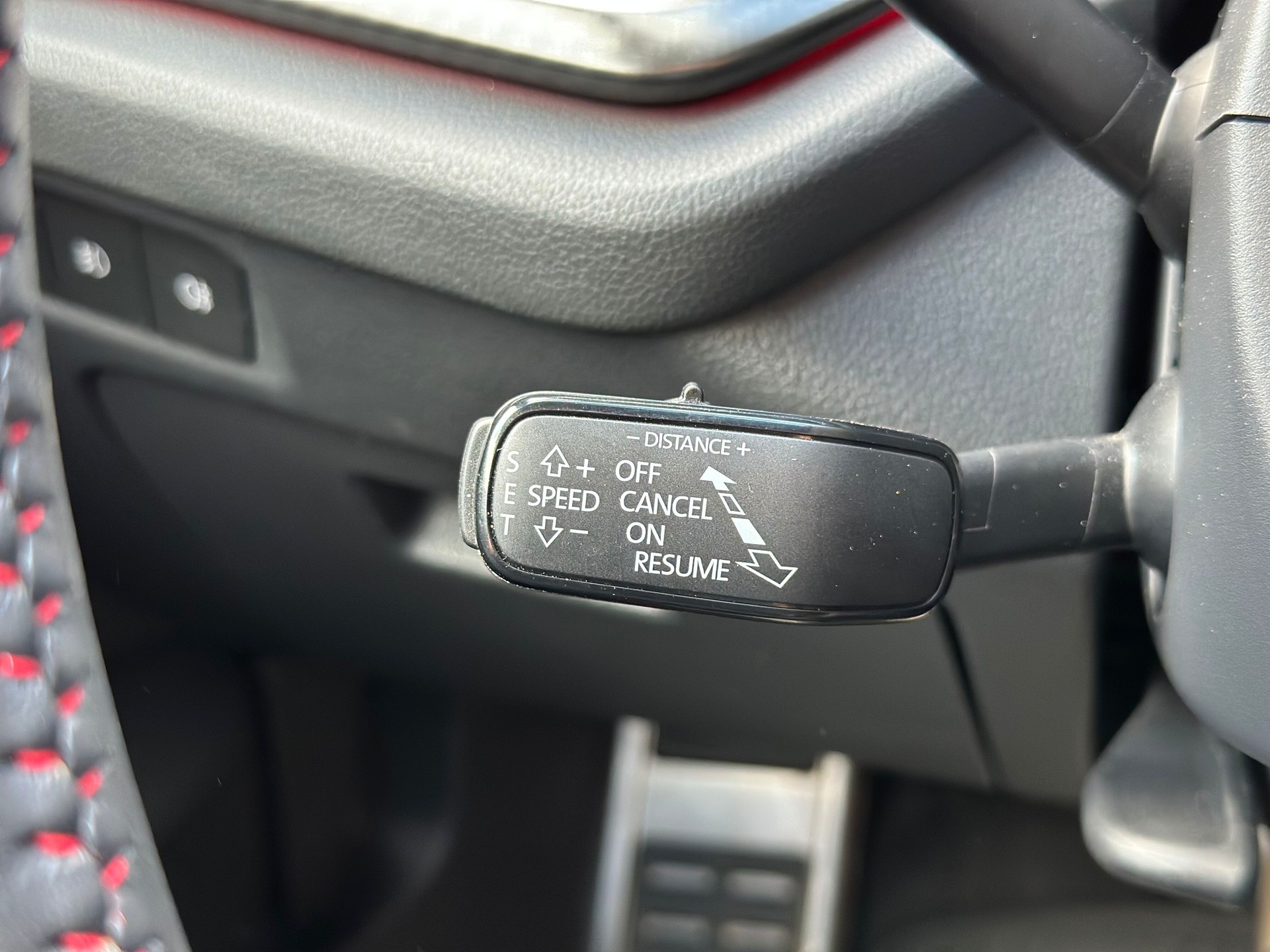 SKODA Octavia Combi 2.0 TDI DSG RS 4x4-image-9