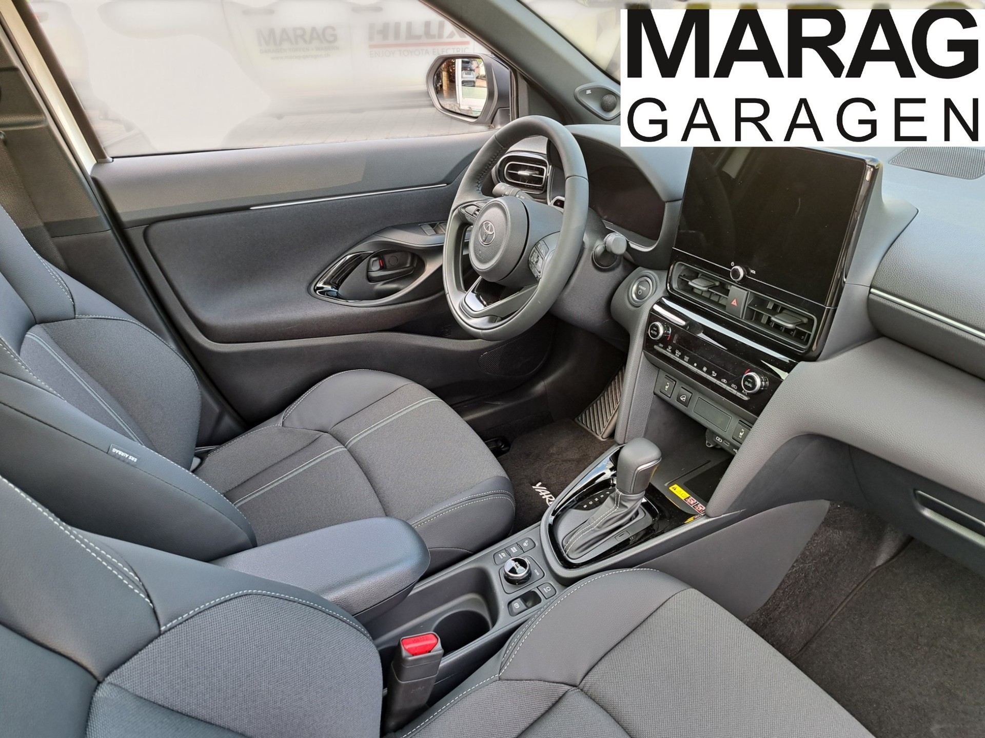 TOYOTA Yaris Cross 1.5 Premium AWDi e-CVT-image-4